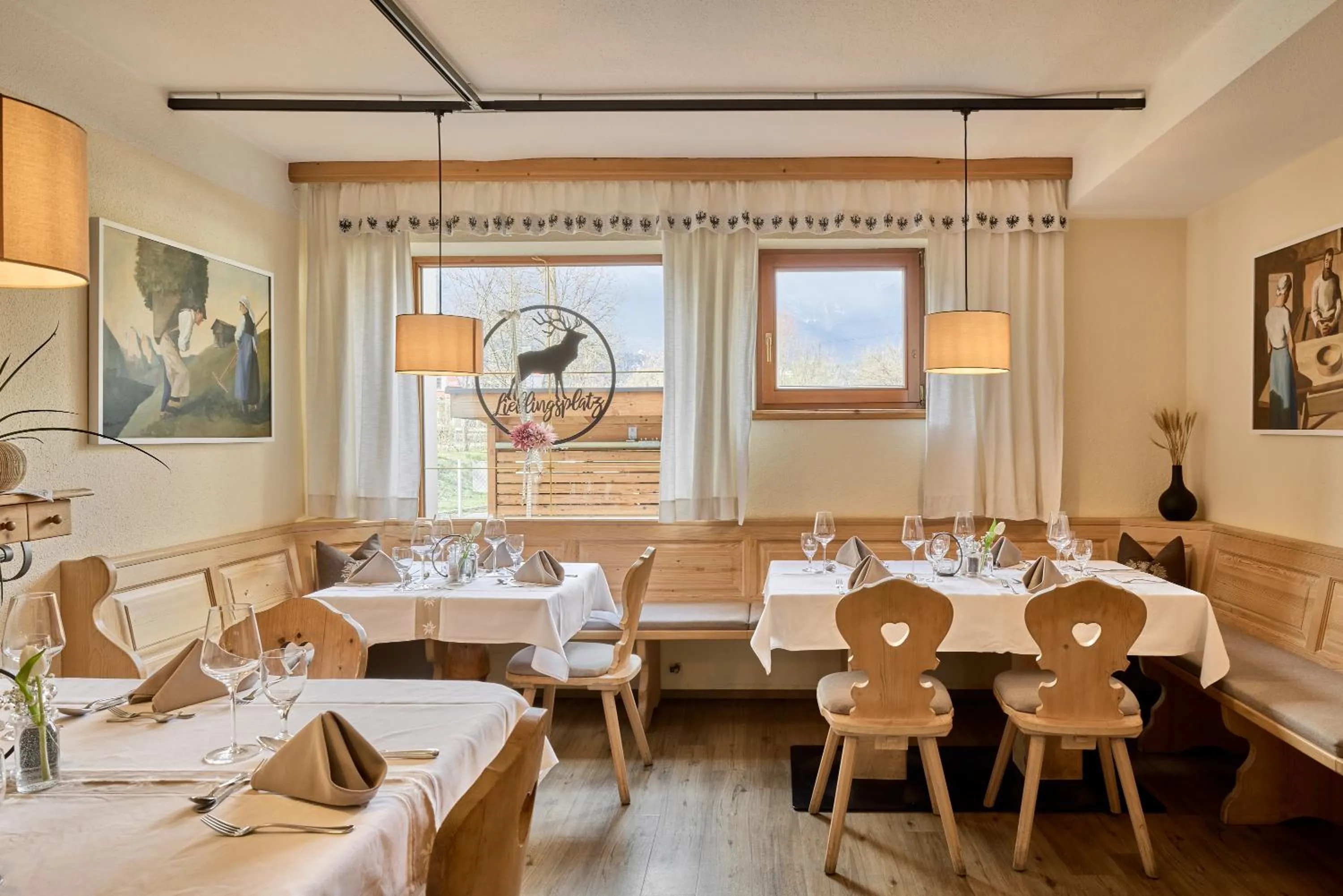 Restaurant/places to eat in Hotel Auderer