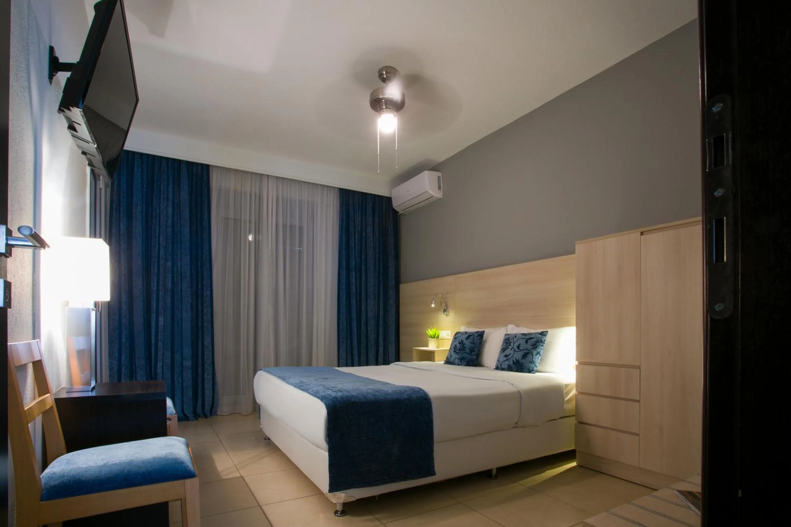 Bedroom, Bed in Polis Apartments