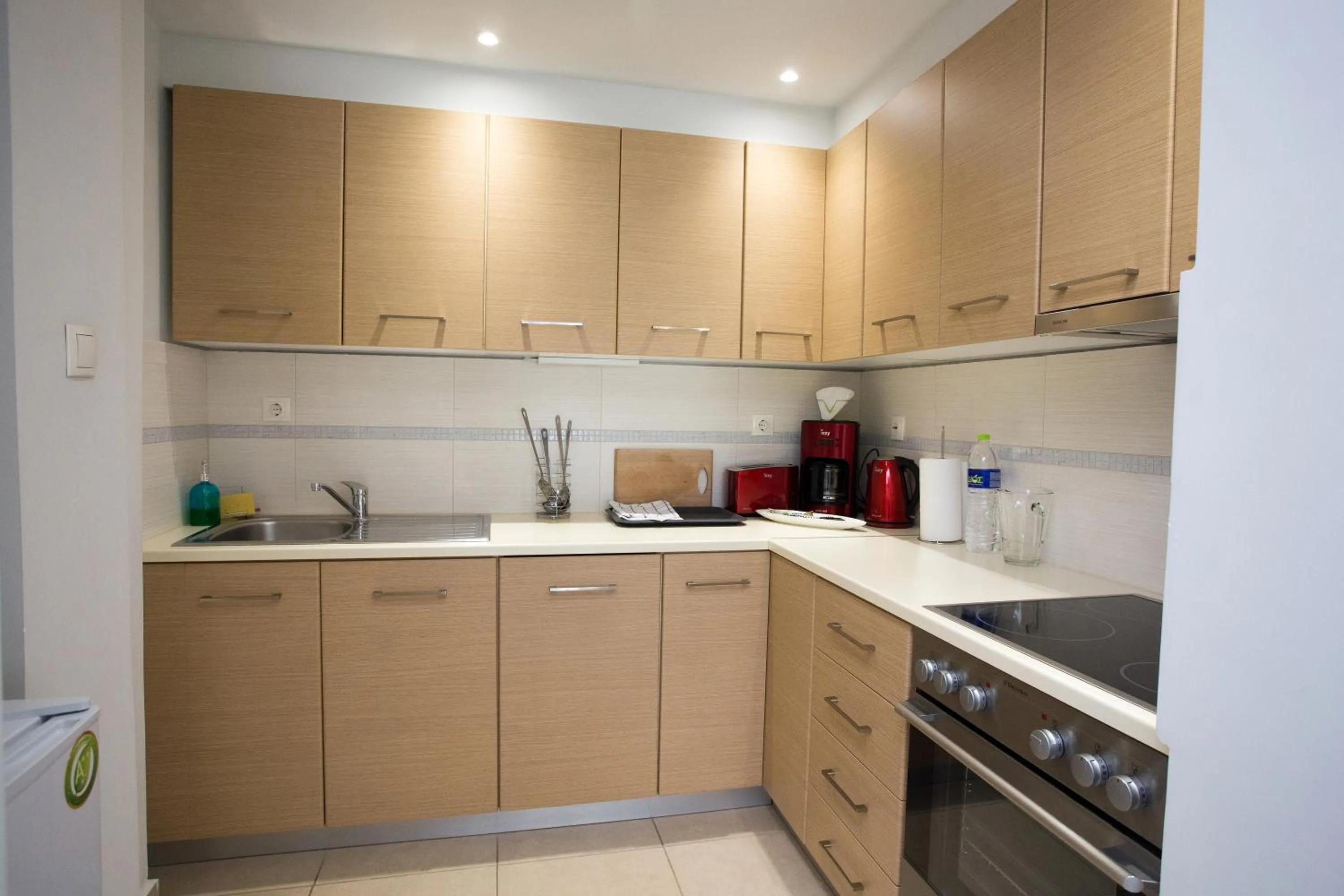 Coffee/tea facilities in Polis Apartments