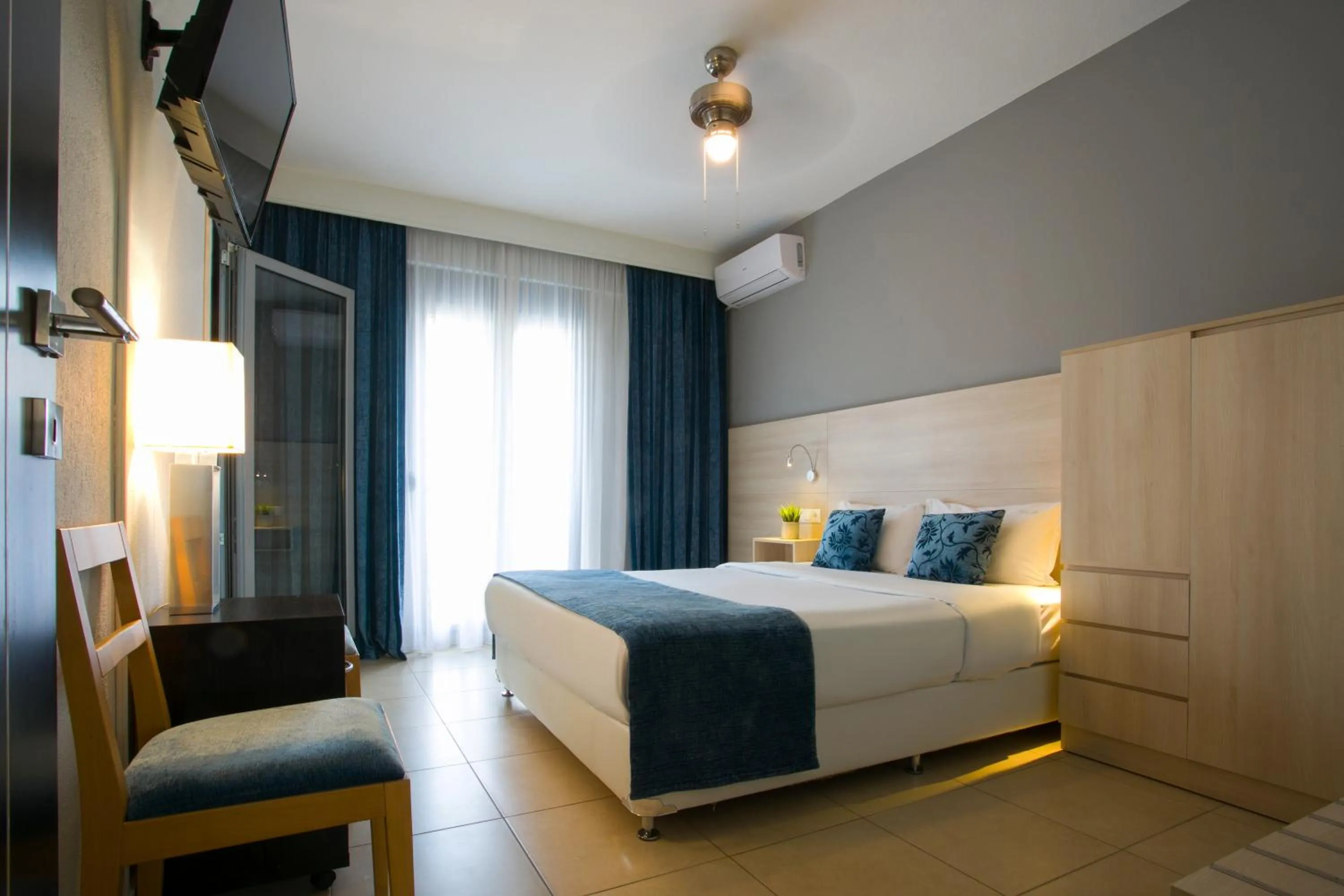 Bedroom, Bed in Polis Apartments