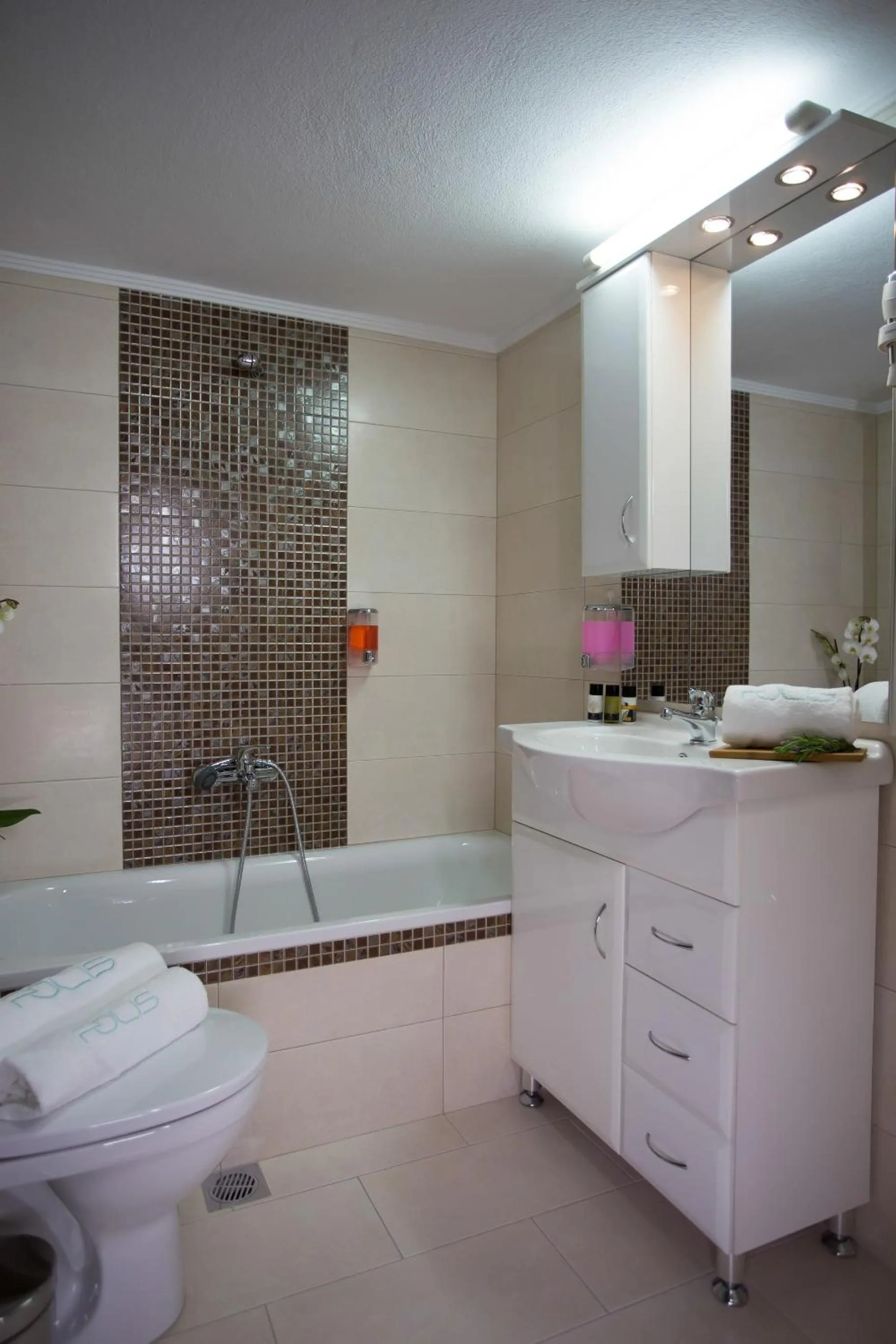 Toilet in Polis Apartments