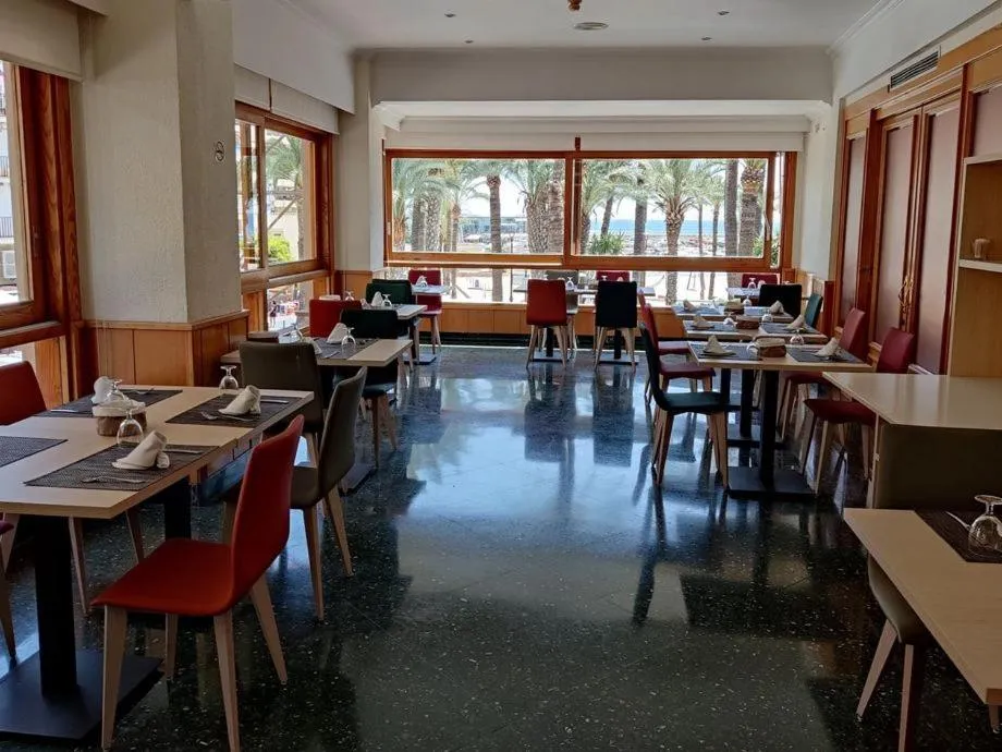 Restaurant/places to eat in Hotel Tanit