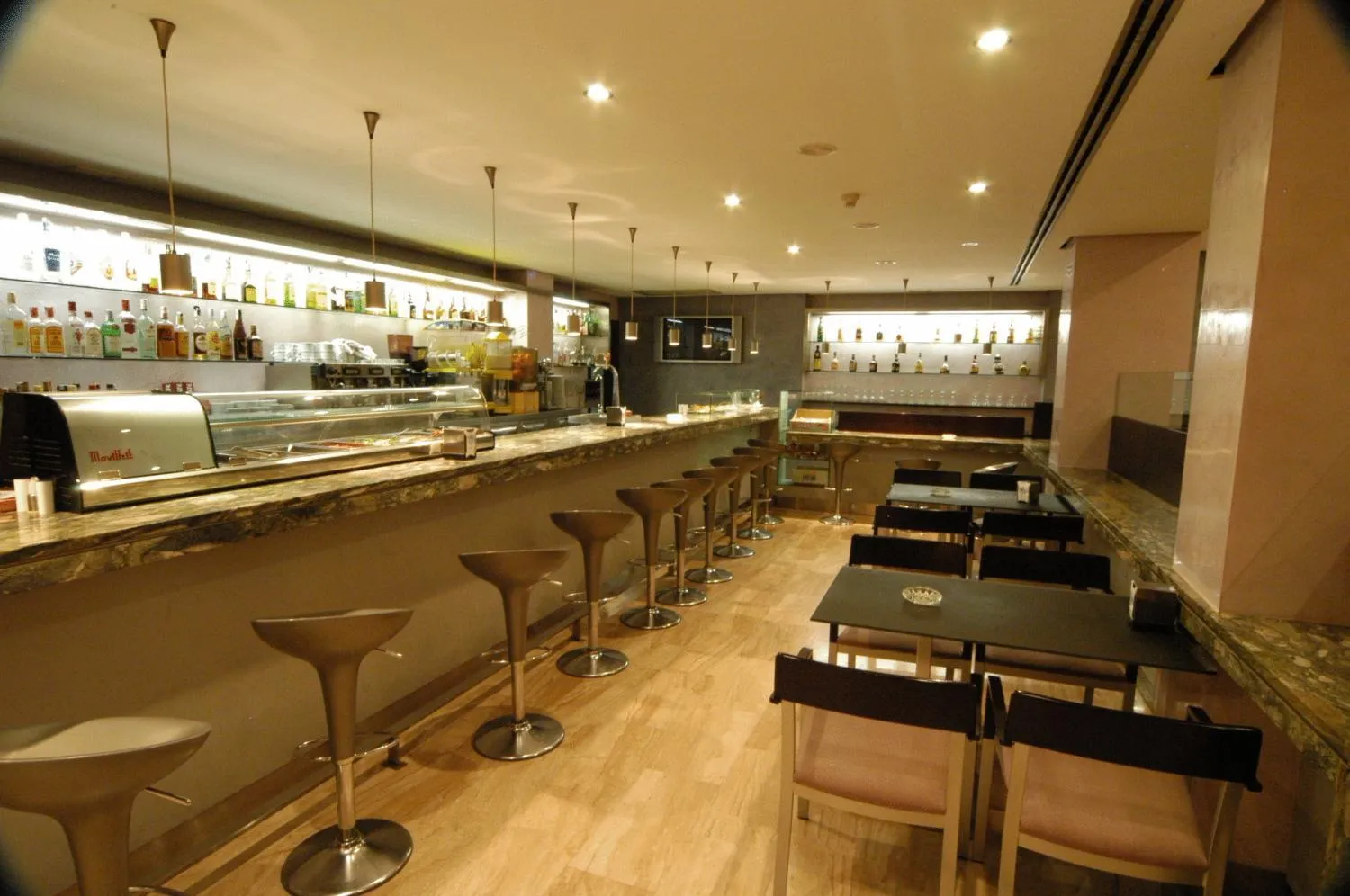 Restaurant/places to eat in Hotel Tanit