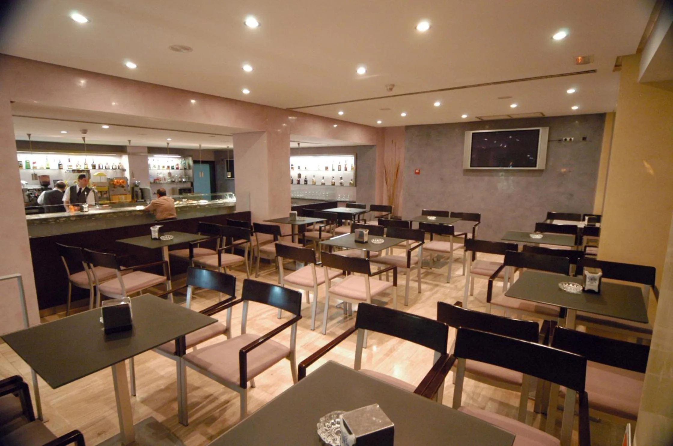 Restaurant/places to eat in Hotel Tanit