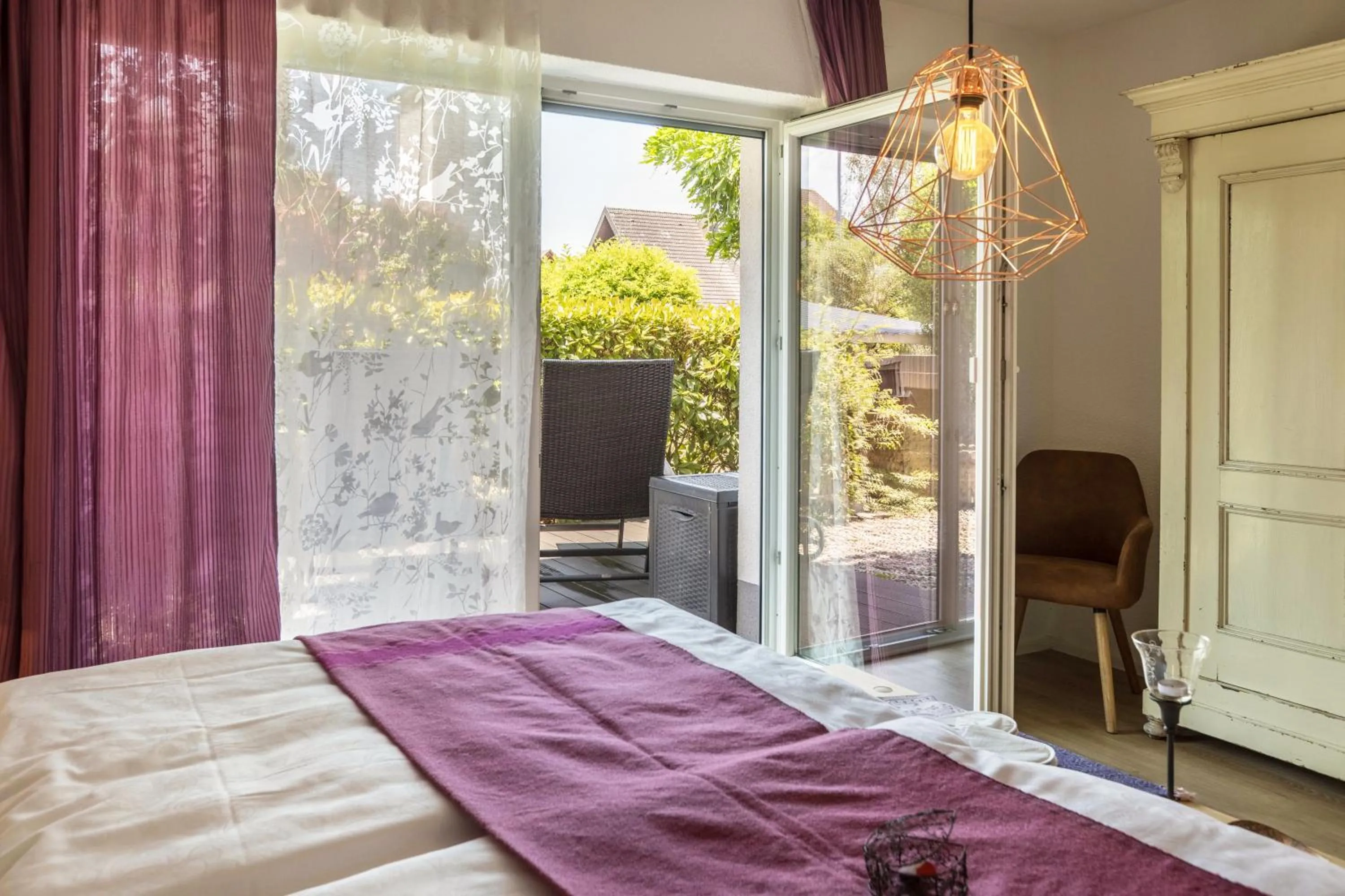 Property building, Bed in Haus Auryn