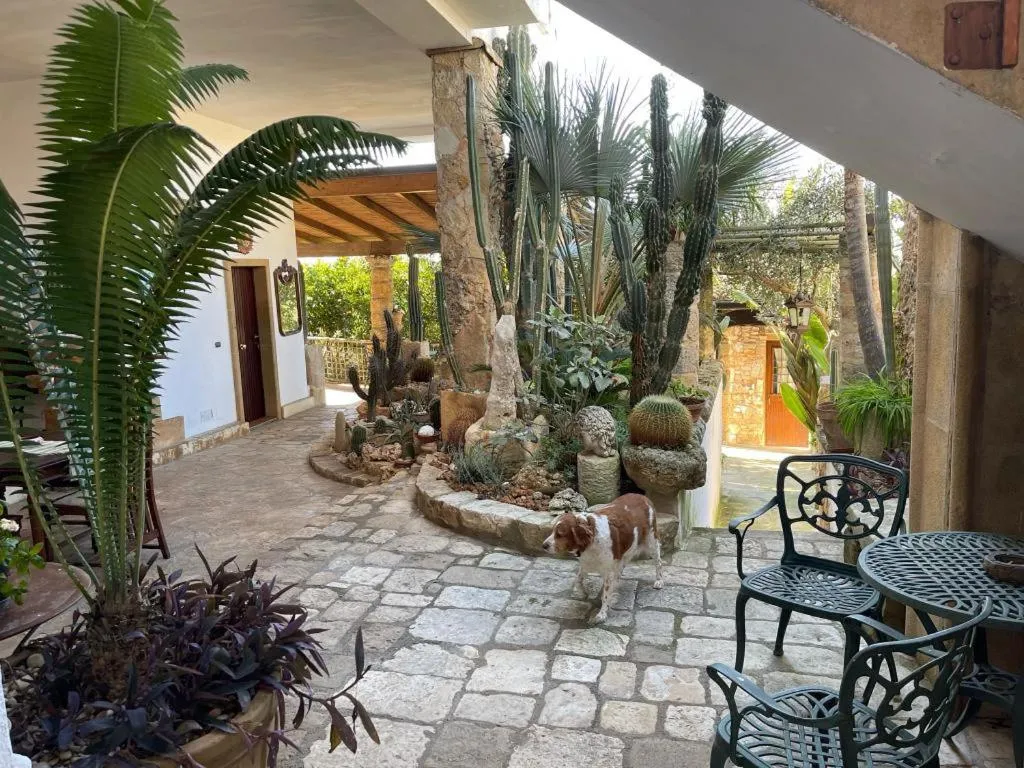 Restaurant/places to eat in Felline In Bed&Breakfast Dimora di Charme el Salento