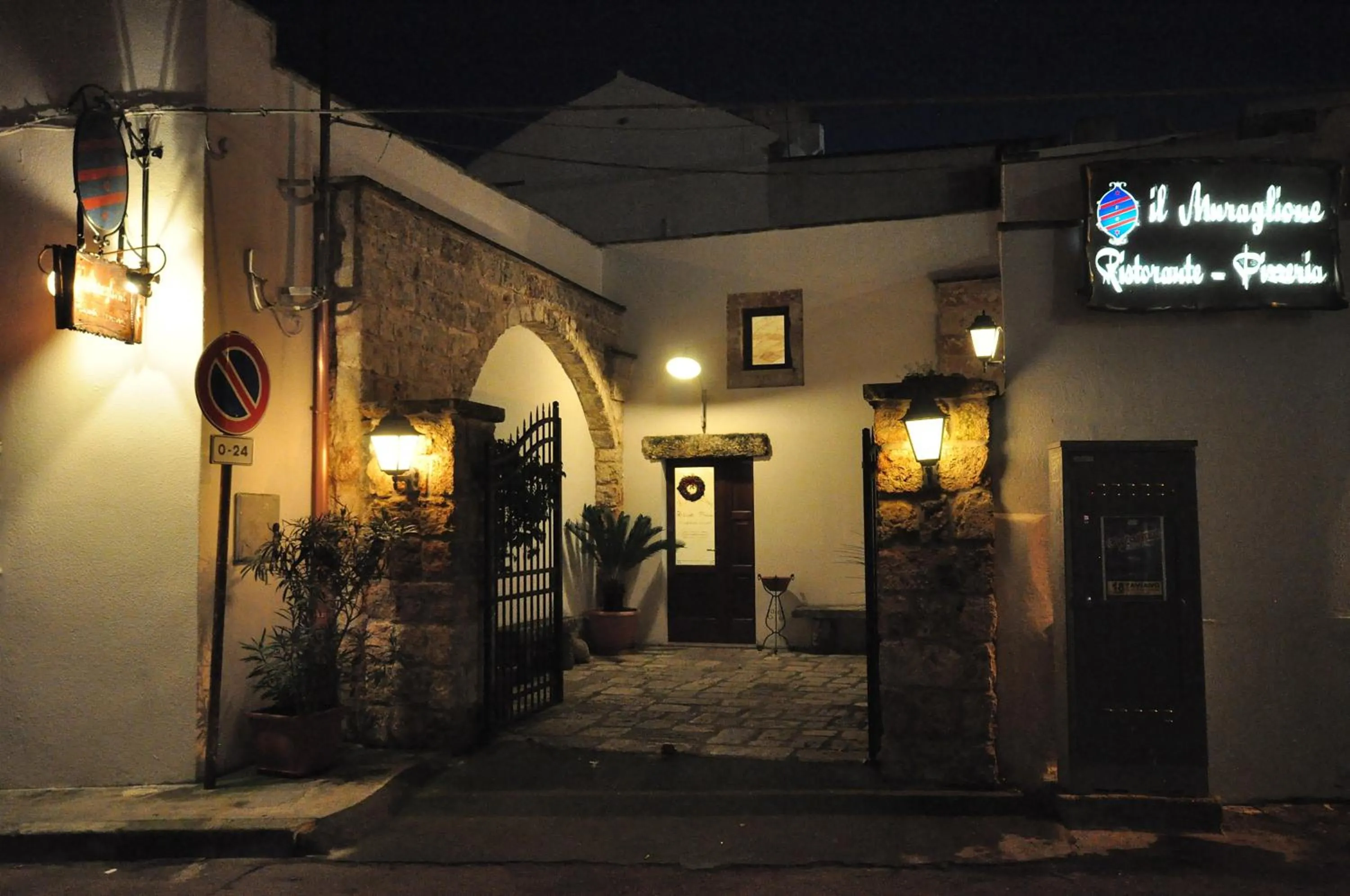Restaurant/places to eat in Felline In Bed&Breakfast Dimora di Charme el Salento