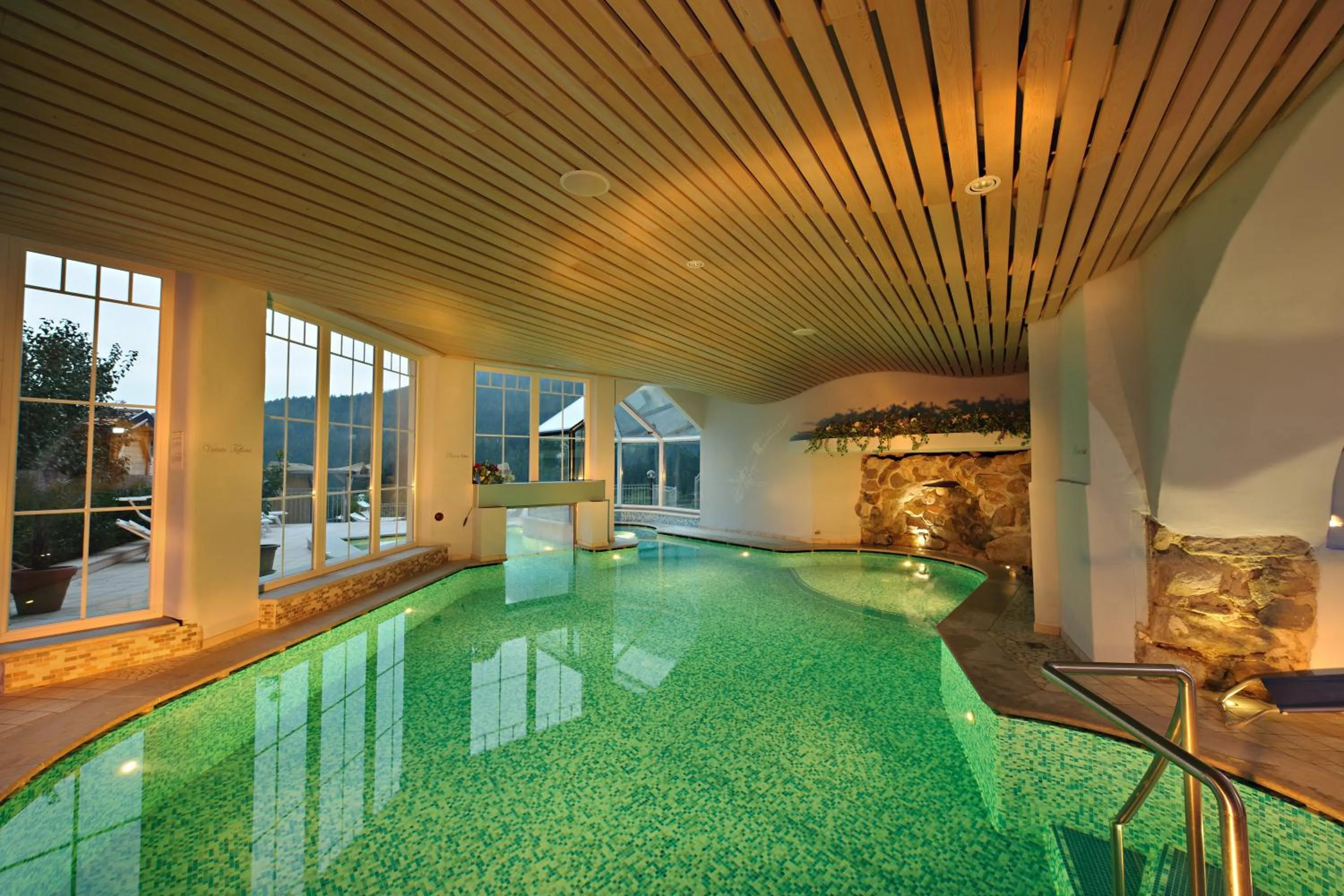 Swimming pool in Albergo Cavallino Bianco