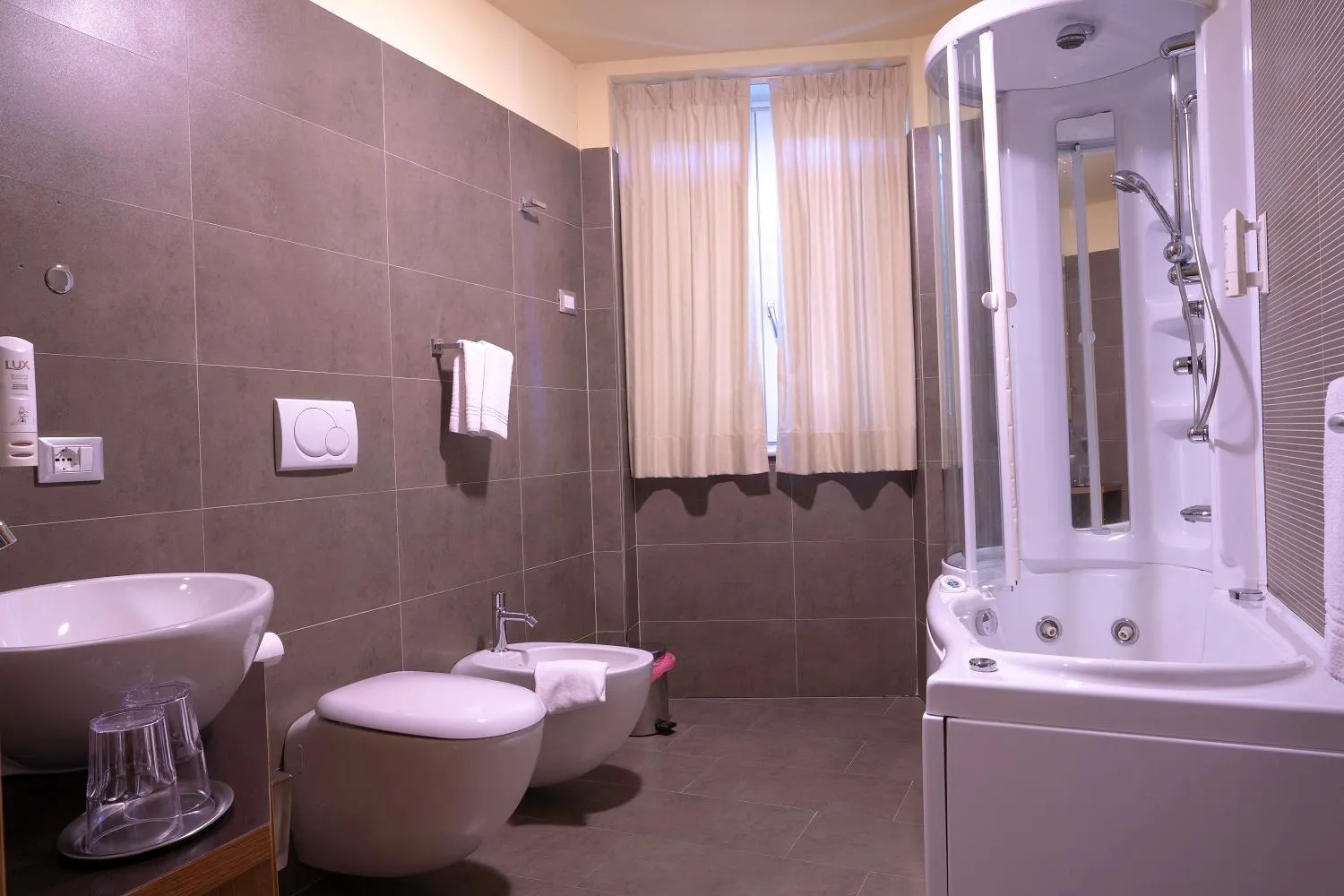 Toilet in Albergo Cavallino Bianco