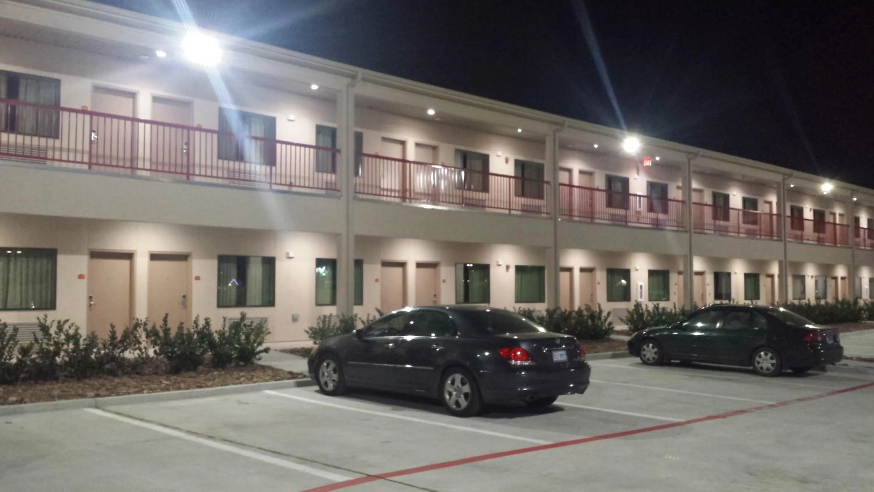 Night in Palace Inn 290 & Jones Rd