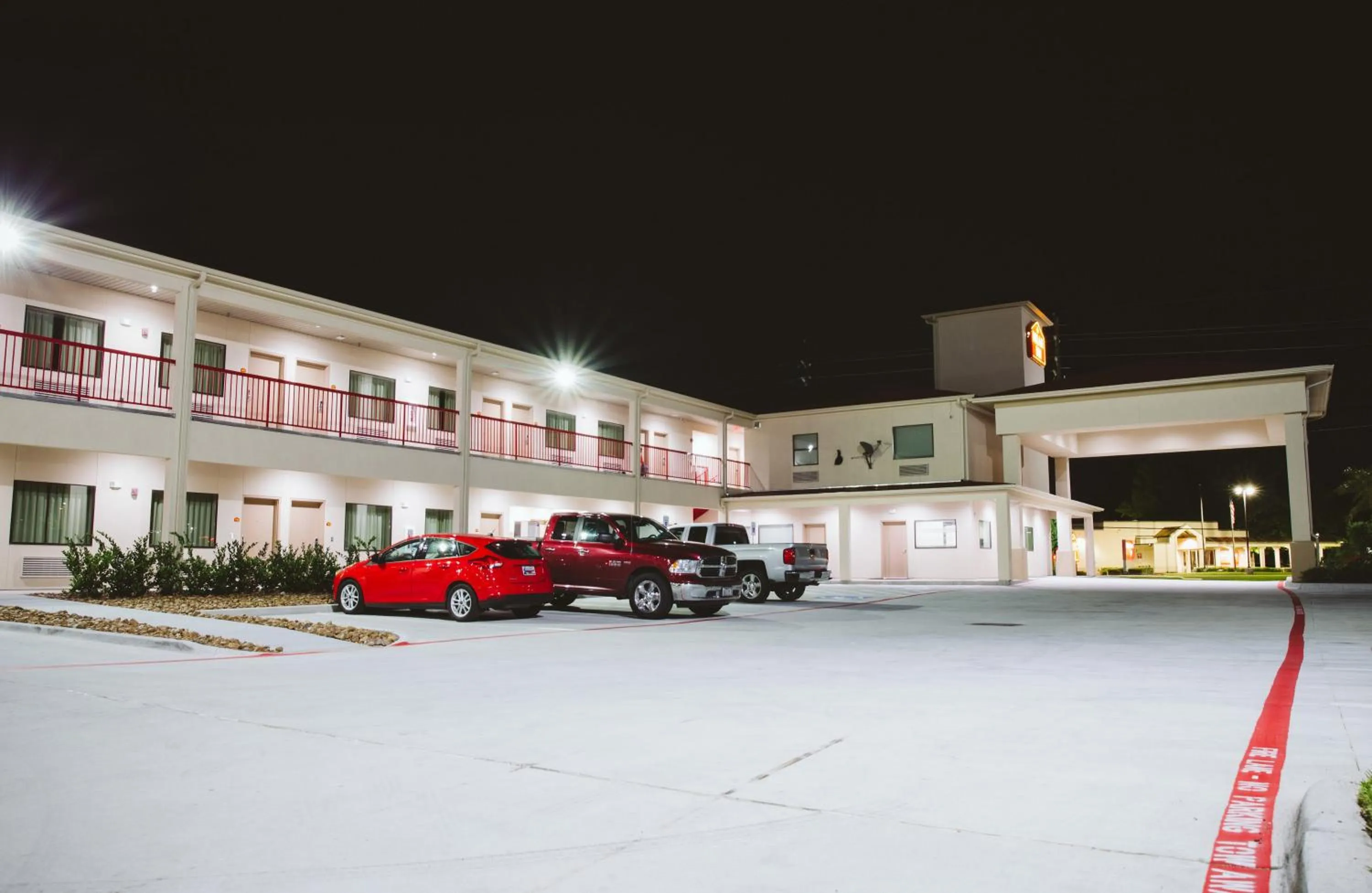 Night in Palace Inn 290 & Jones Rd