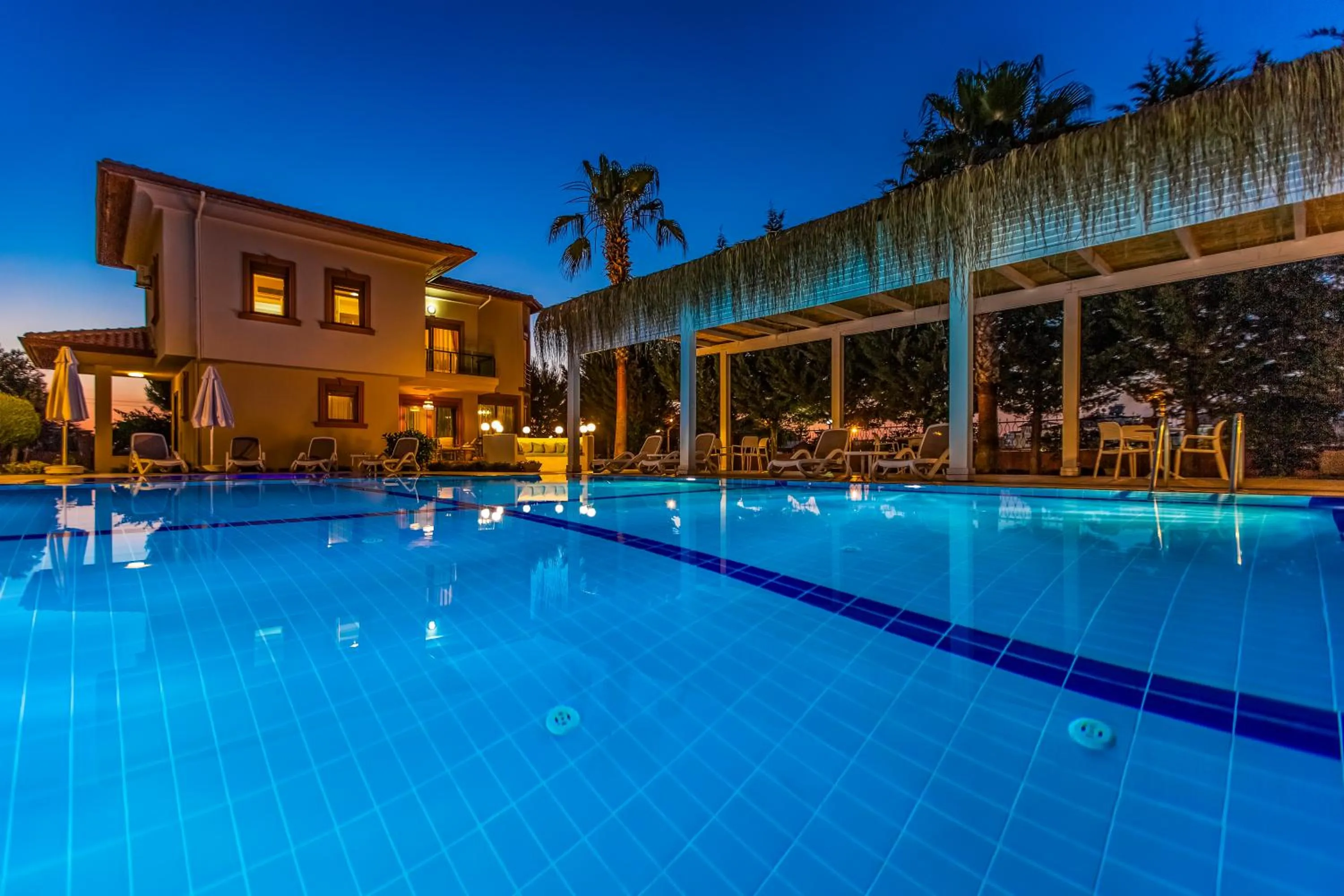 Swimming pool in VISTA Villa