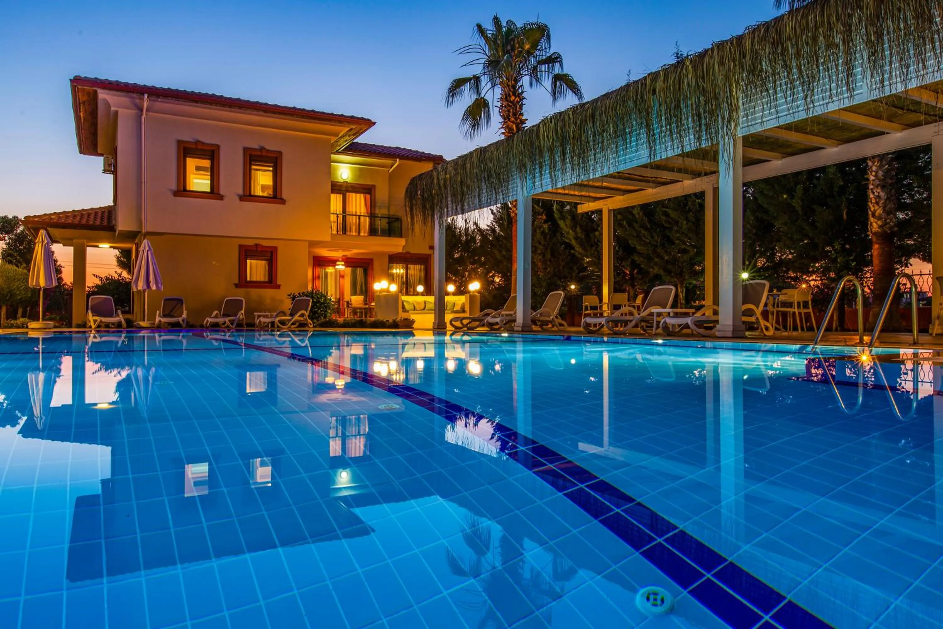 Swimming pool in VISTA Villa