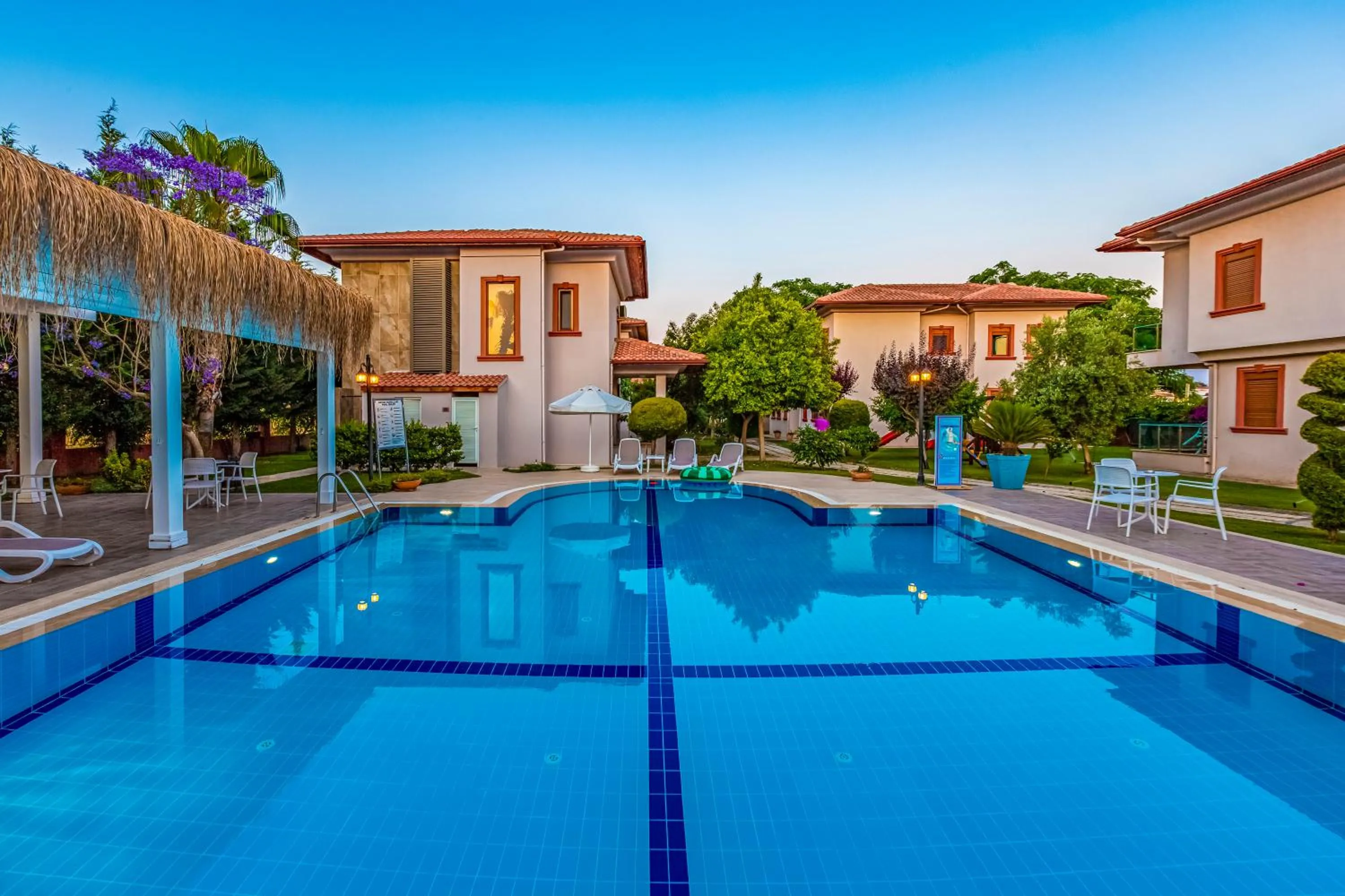 Swimming pool in VISTA Villa