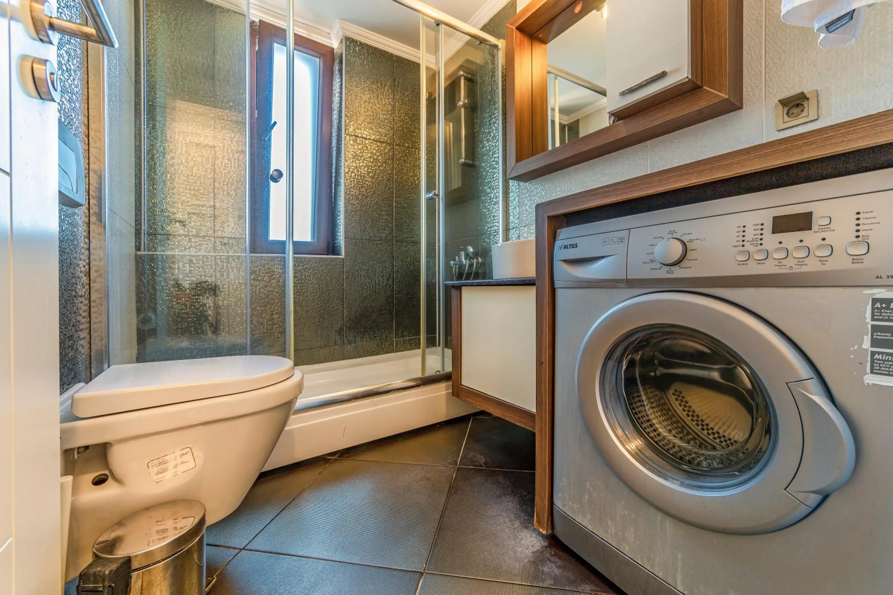 Shower in VISTA Villa