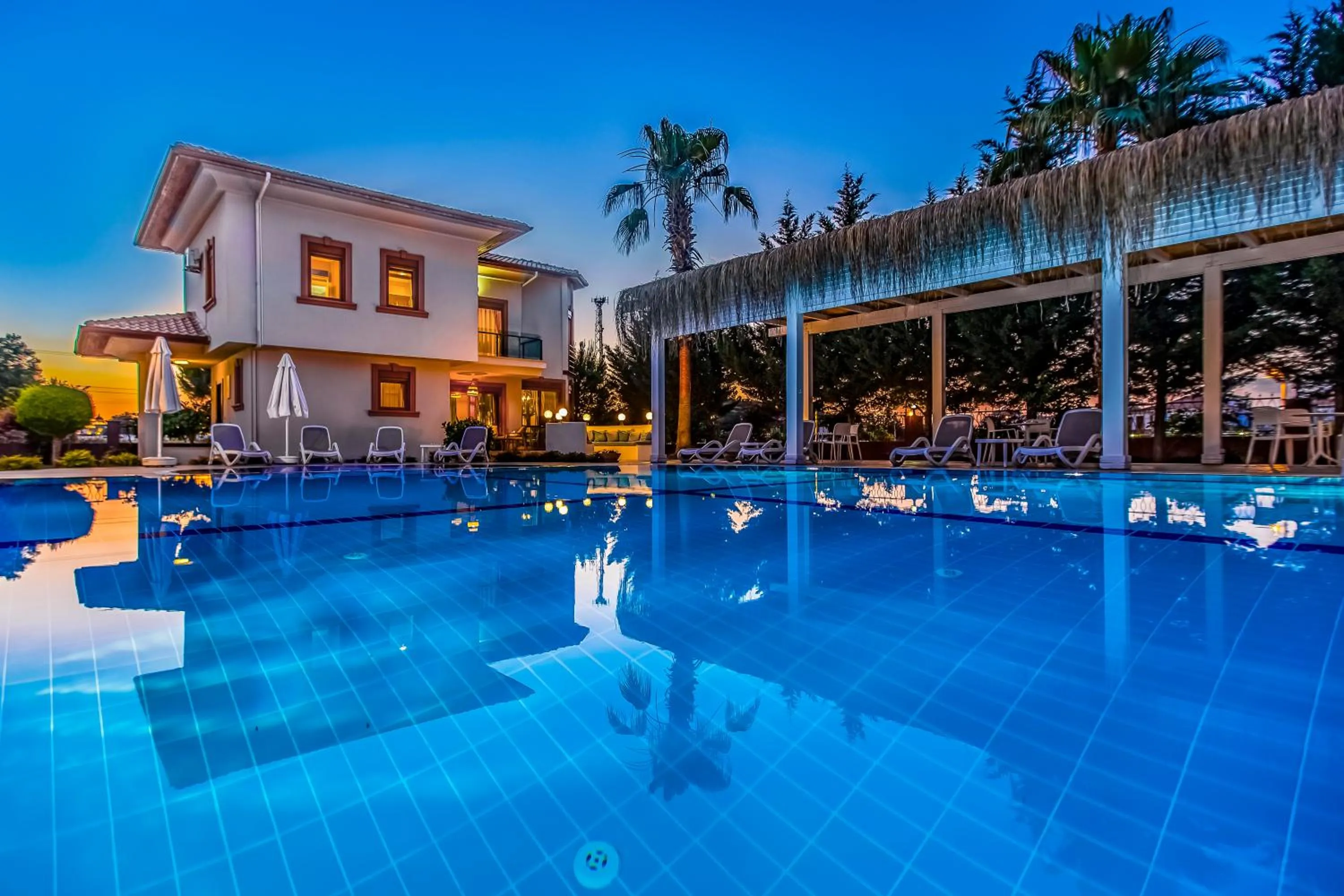 Swimming pool in VISTA Villa