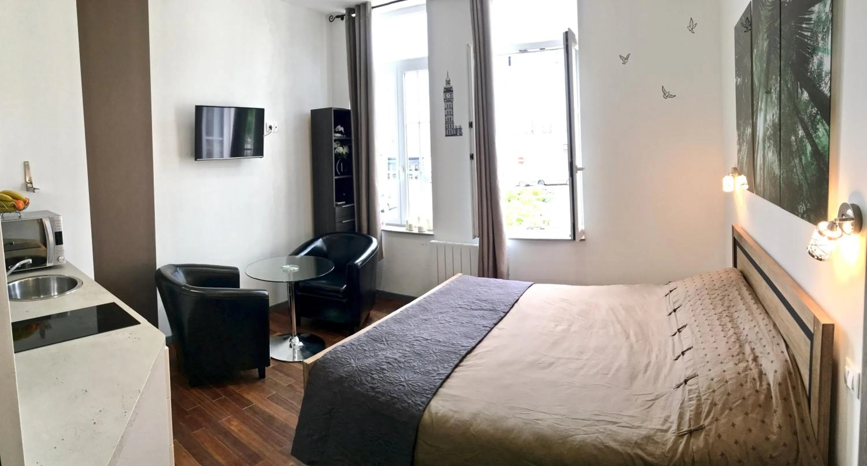 Bed in LITTLE PLAZA Appart'Hotel