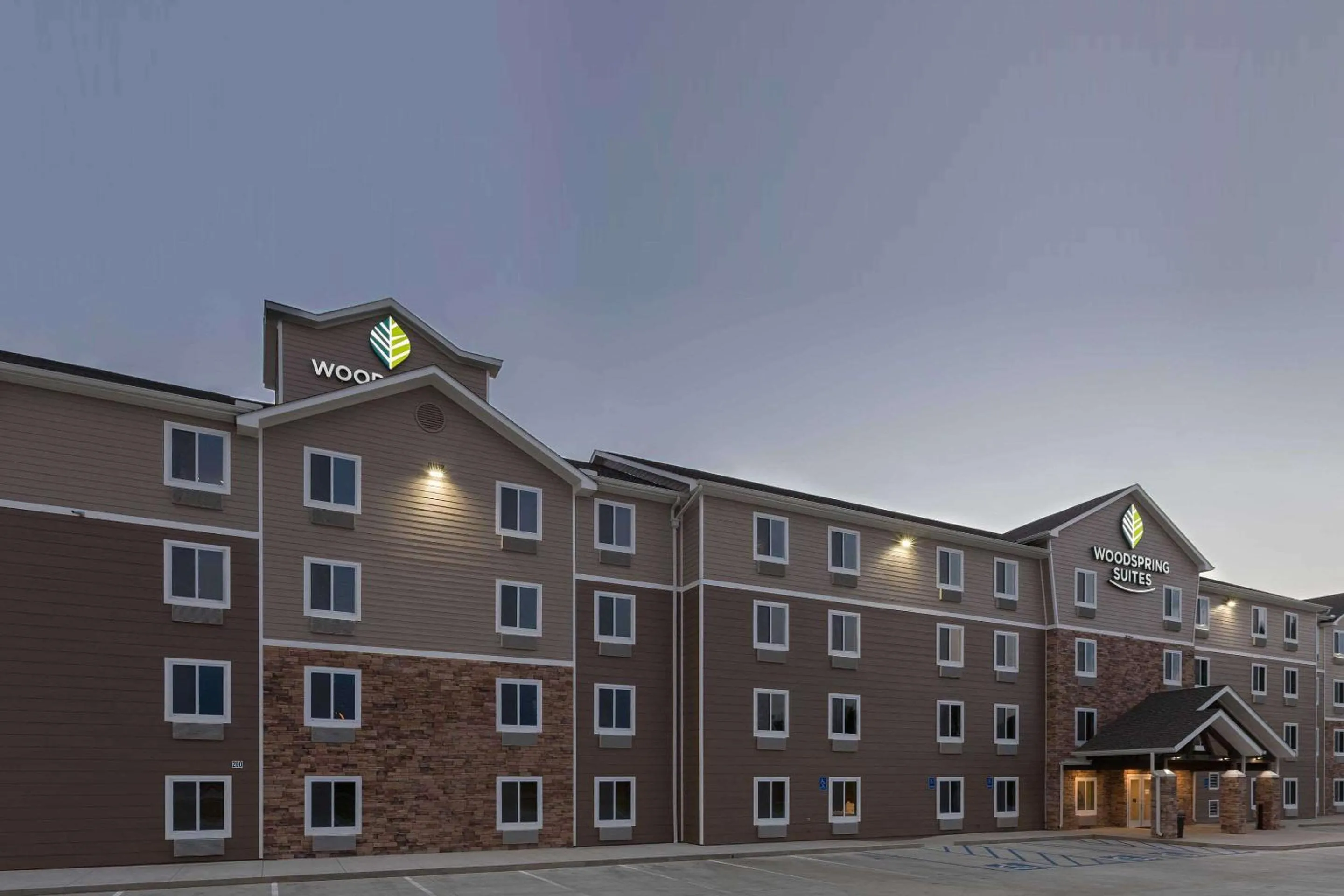 Property building in WoodSpring Suites Lafayette