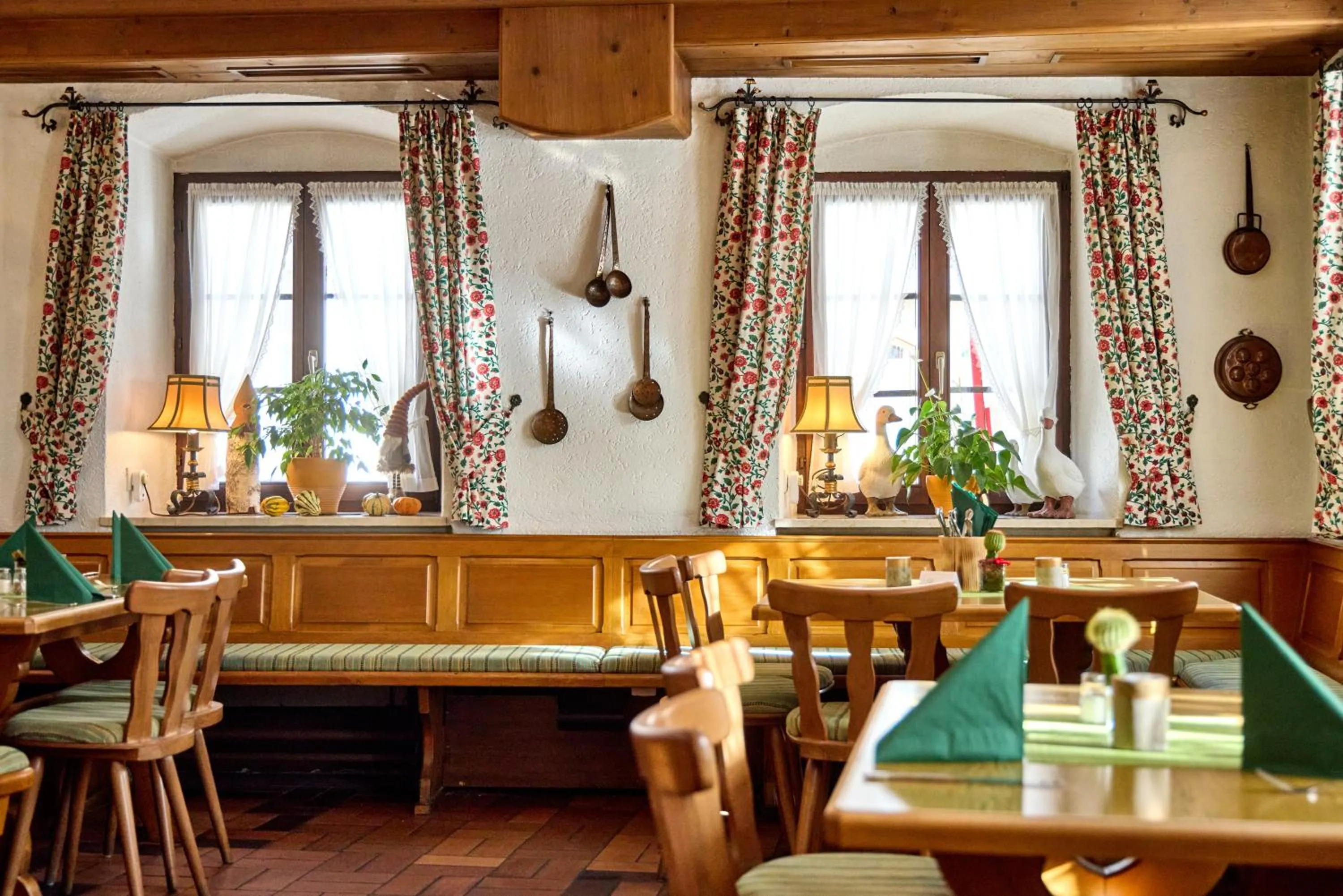 Restaurant/places to eat in Hotel Drei Mohren