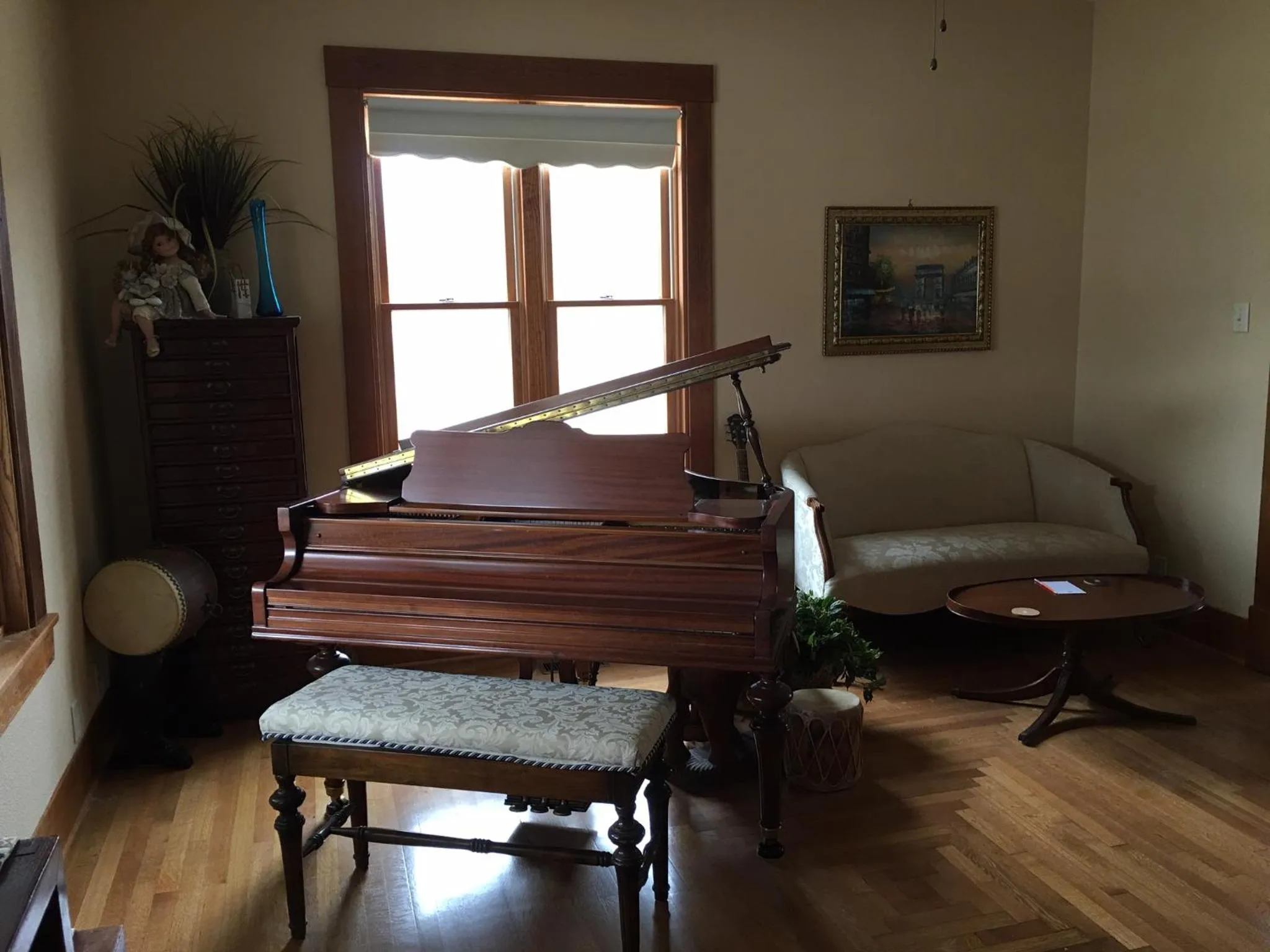 Communal lounge/ TV room in Attwood House Bed and Breakfast near Manhattan, KS