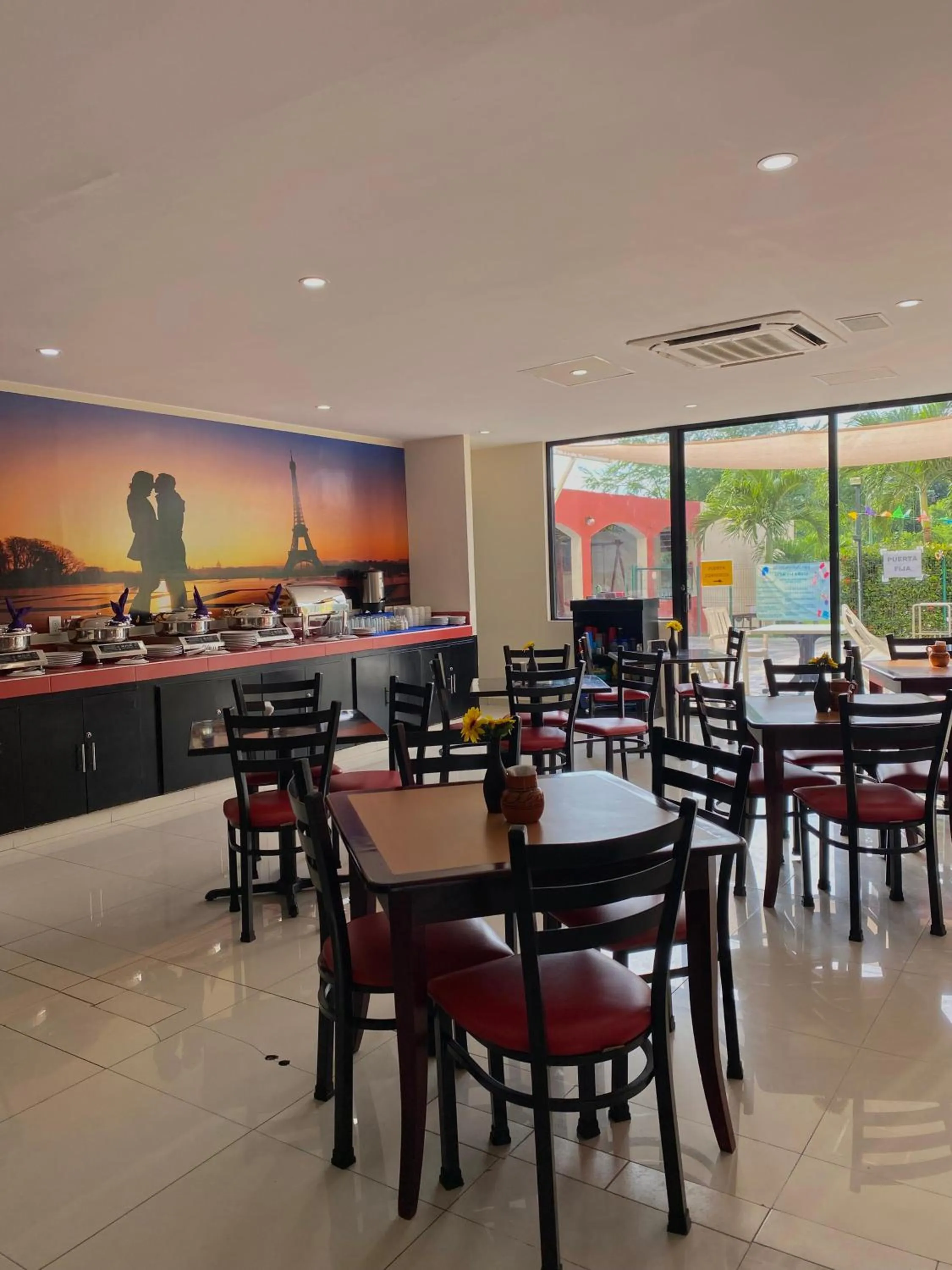 Restaurant/places to eat in Paris FC Express