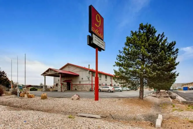 Motel 9
