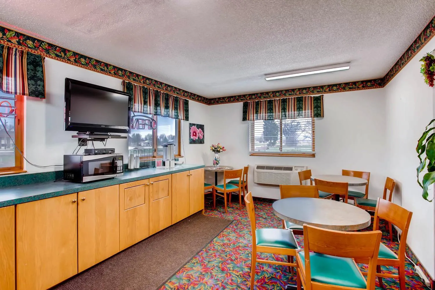 Seating area in Motel 9