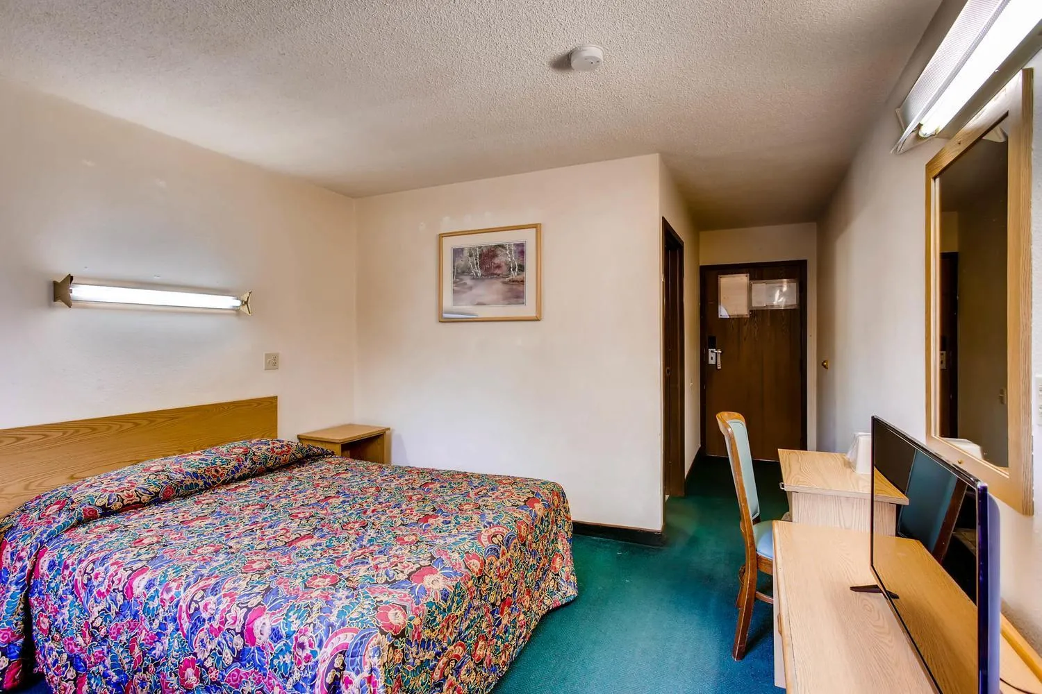 Bedroom, Bed in Motel 9