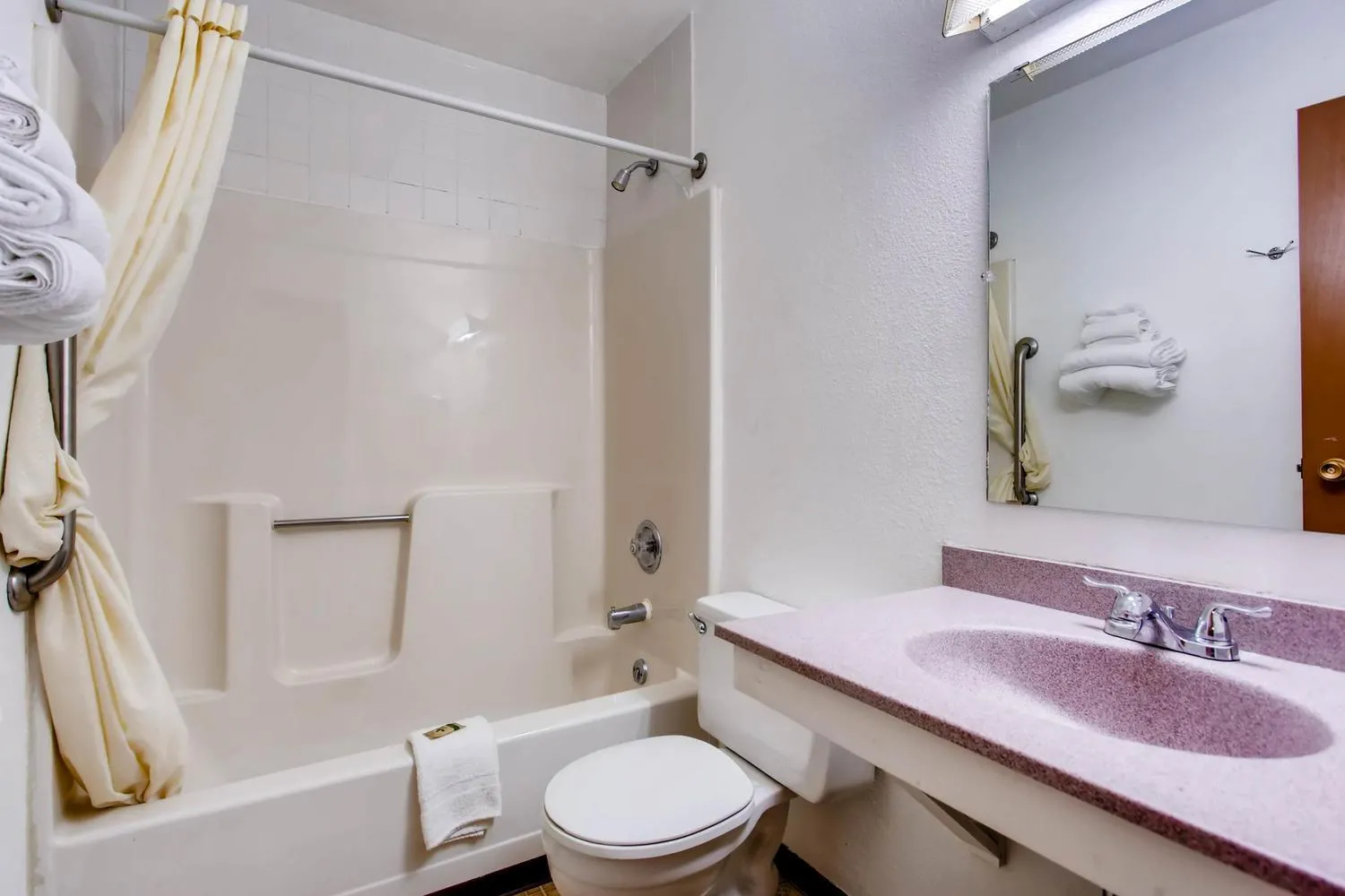 Bathroom in Motel 9