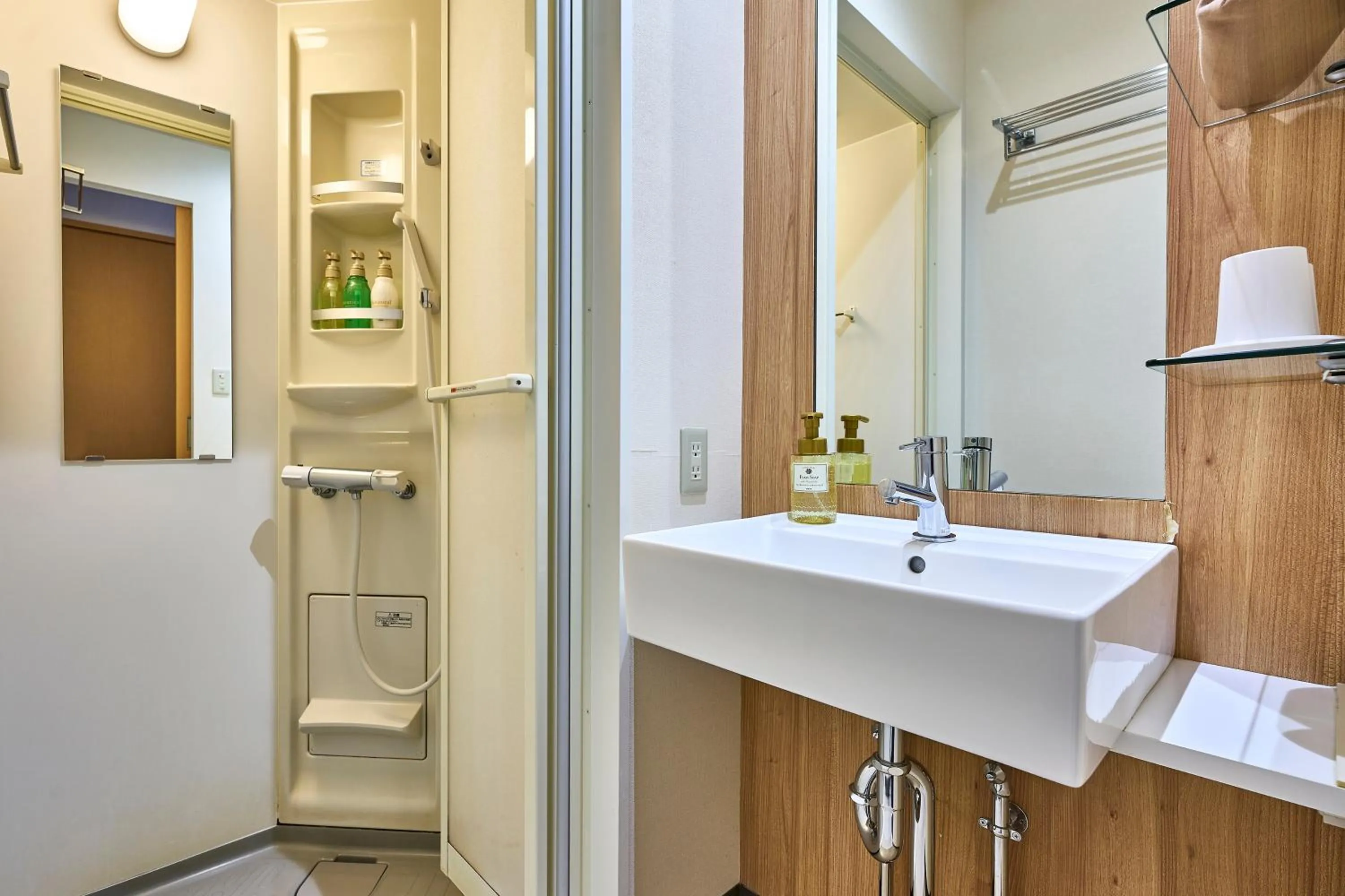 Shower in Hotel Sobial Osaka Dome