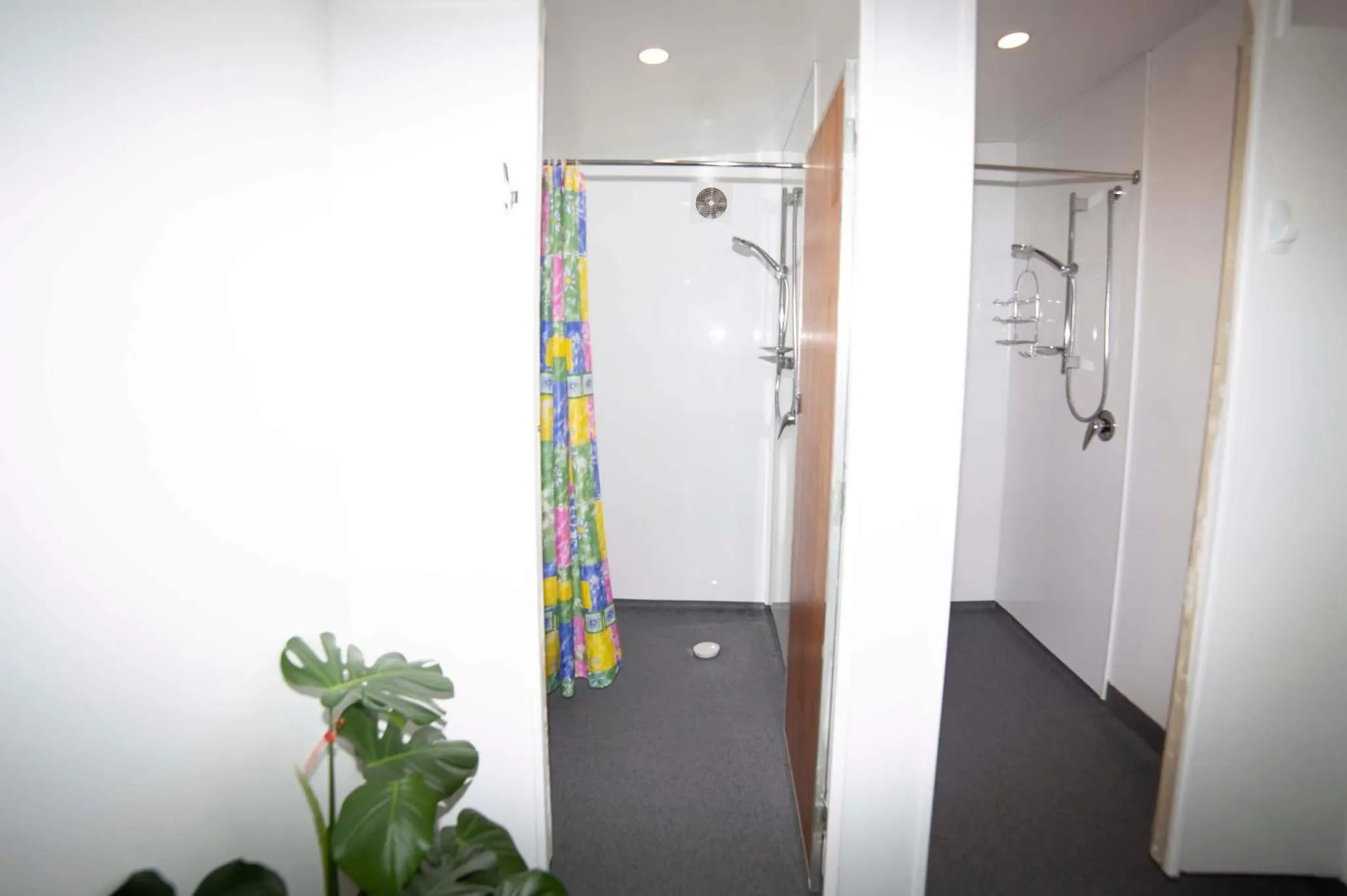 Surat Bay Lodge, Motel and Backpackers