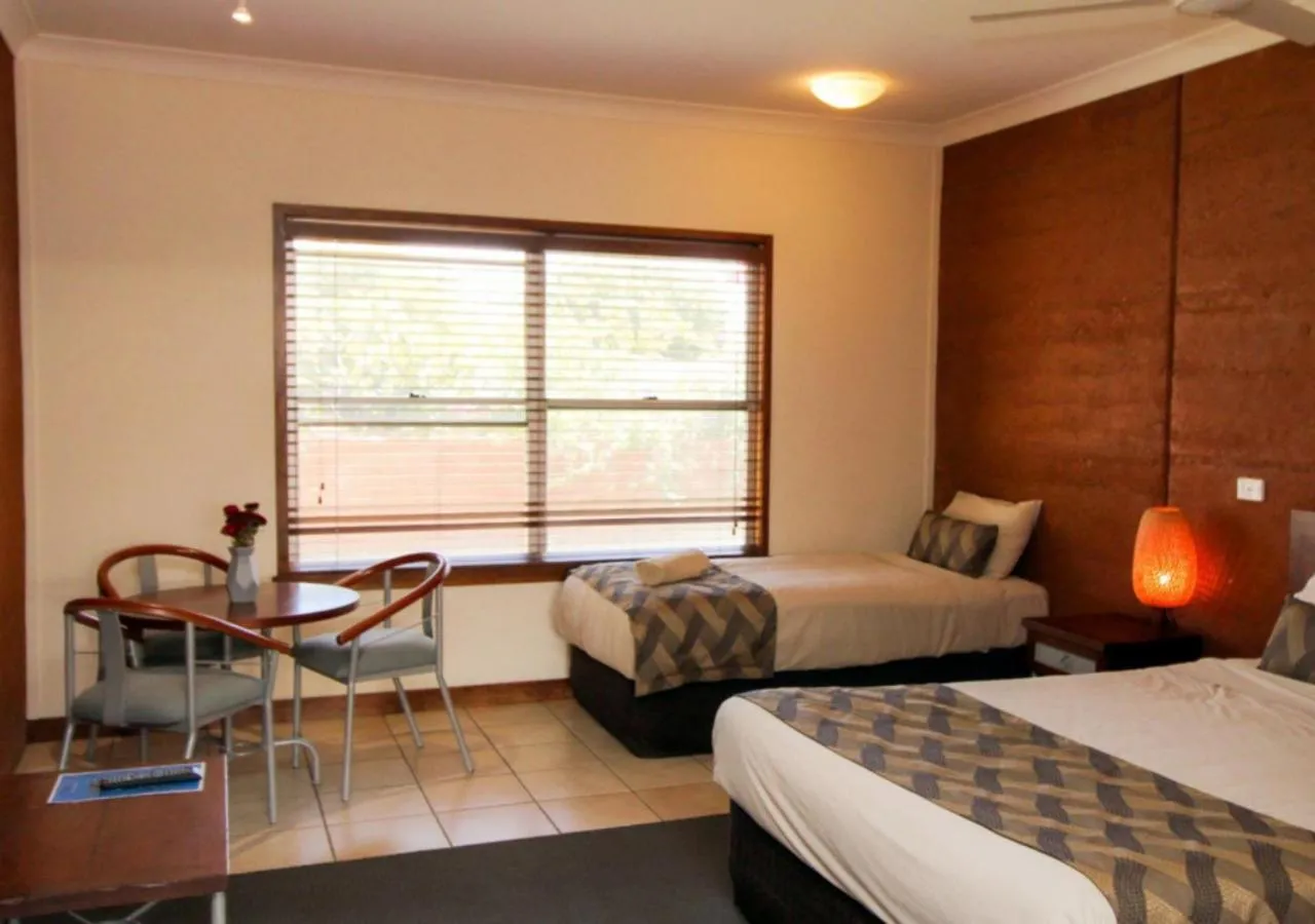 Photo of the whole room, Bed in The Gidgee Inn