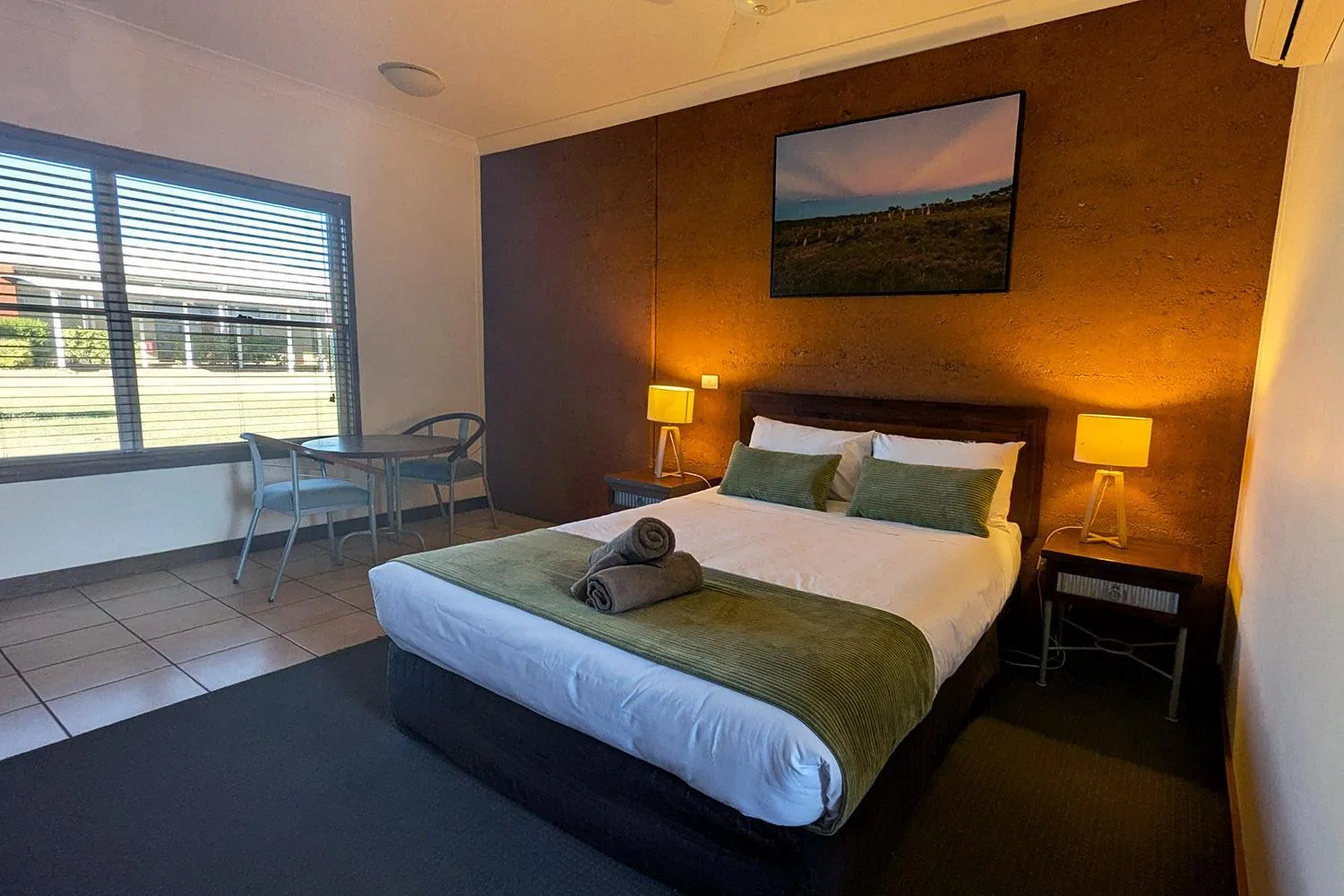 Bedroom, Bed in The Gidgee Inn