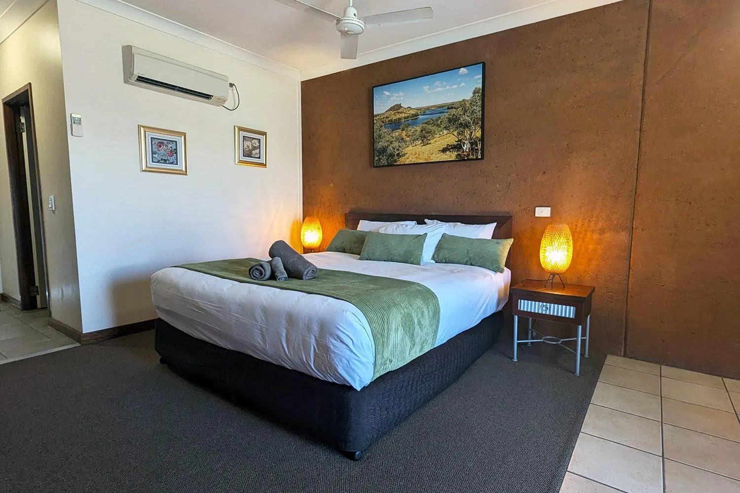 Bedroom, Bed in The Gidgee Inn