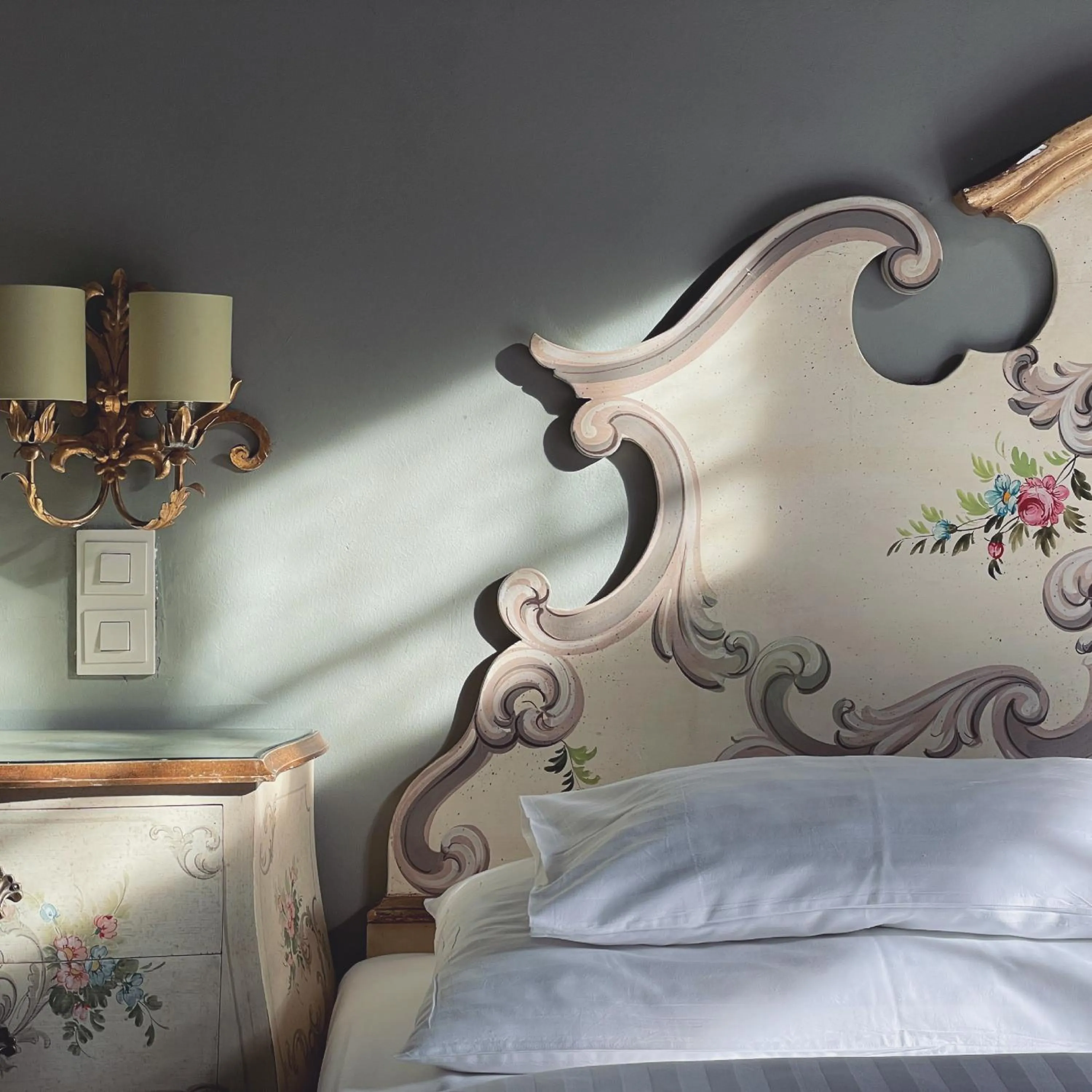 Bed in Das REGINA Boutiquehotel