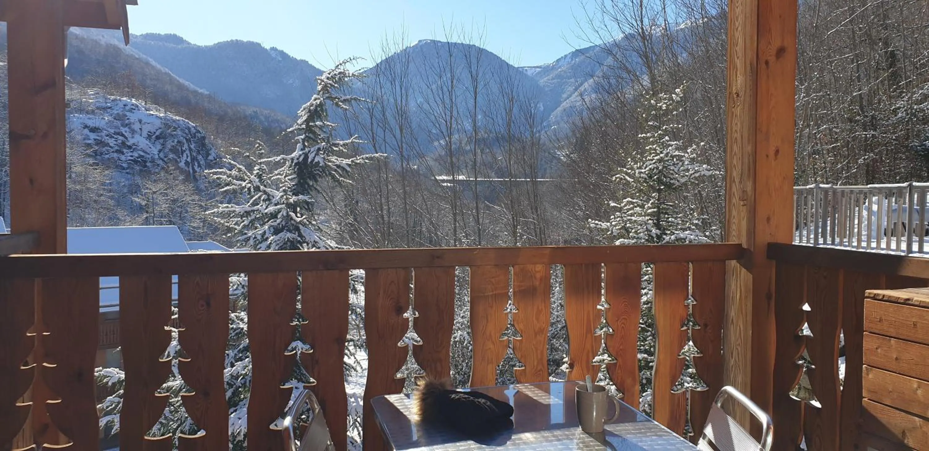 Natural landscape in Vacancéole - Le Domaine de la Vallée d'Ax