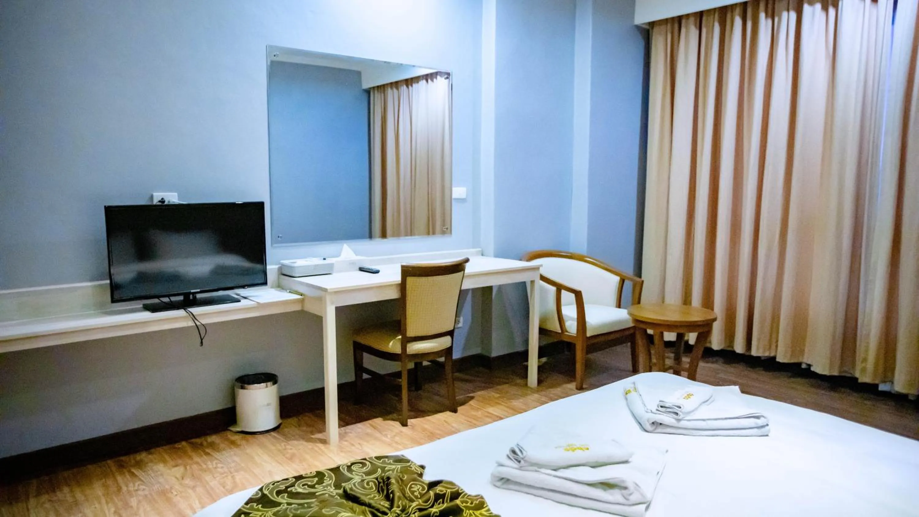 Photo of the whole room, Bed in CBD 2 Hotel