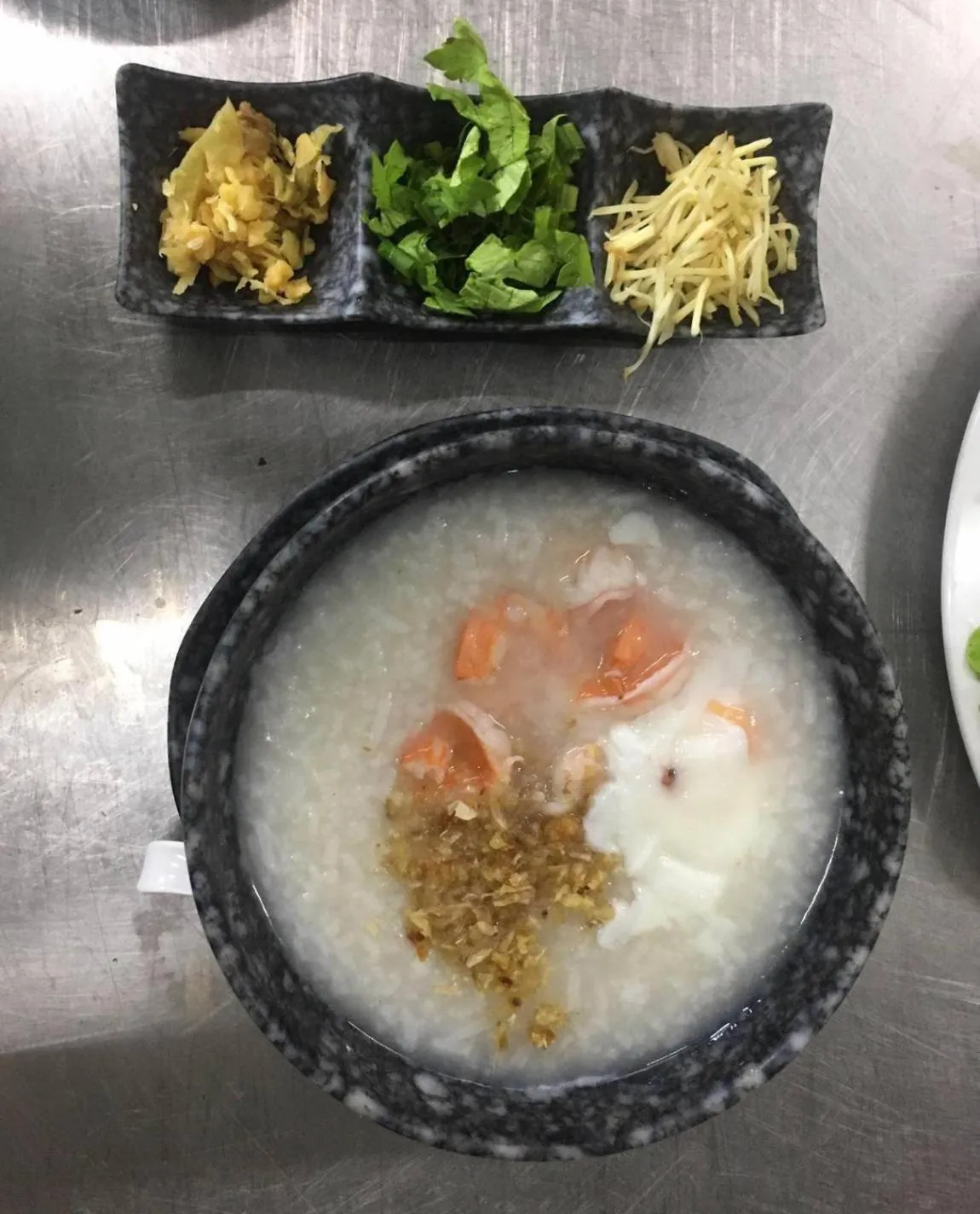 Restaurant/places to eat in CBD 2 Hotel