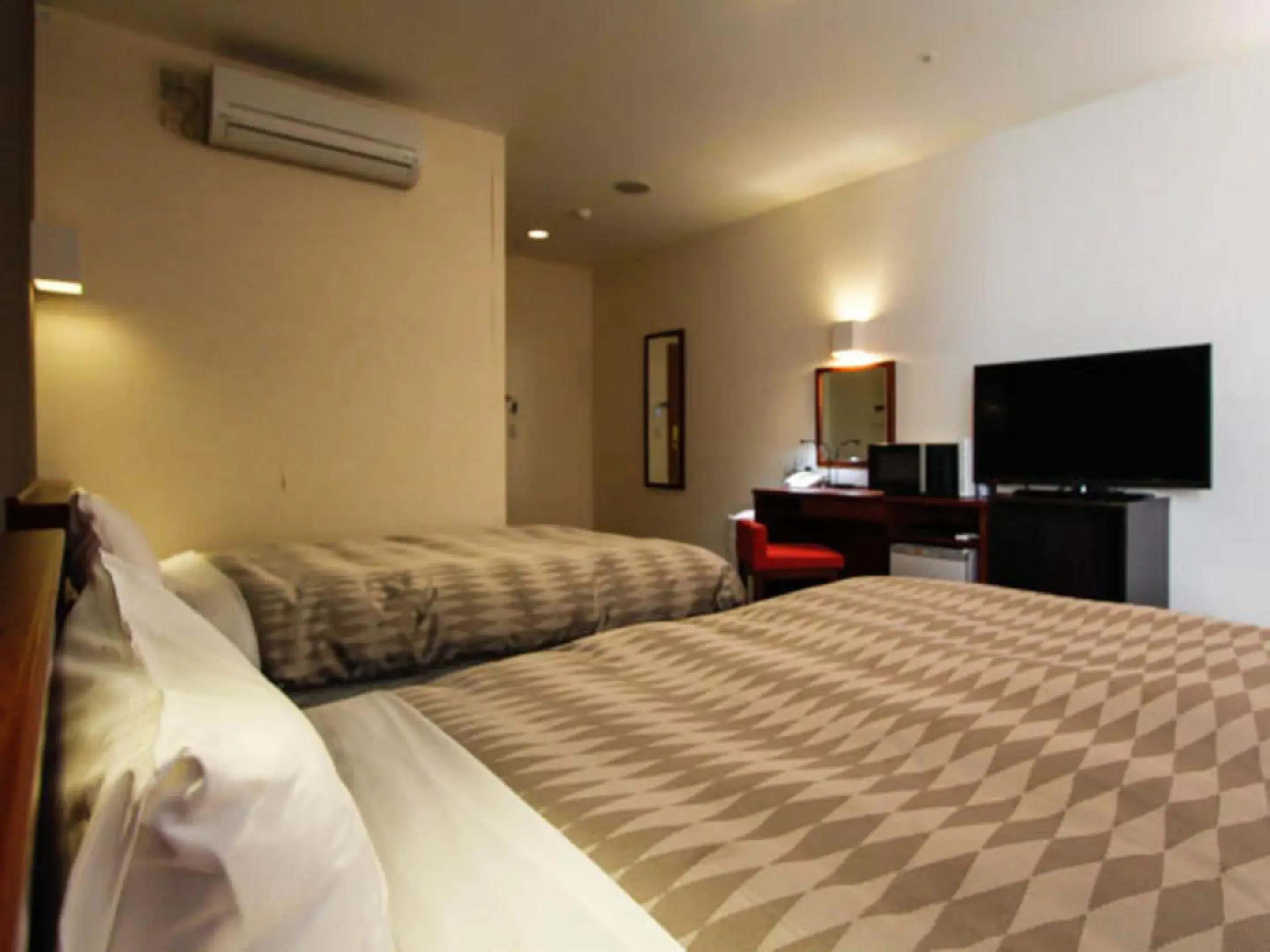 Deluxe Twin Room - single occupancy - Non-Smoking in HOTEL LiVEMAX BUDGET Hamamatsu-Ekimae Deluxe Twin Room - single occupancy - Non-Smoking in HOTEL LiVEMAX BUDGET Hamamatsu-Ekimae