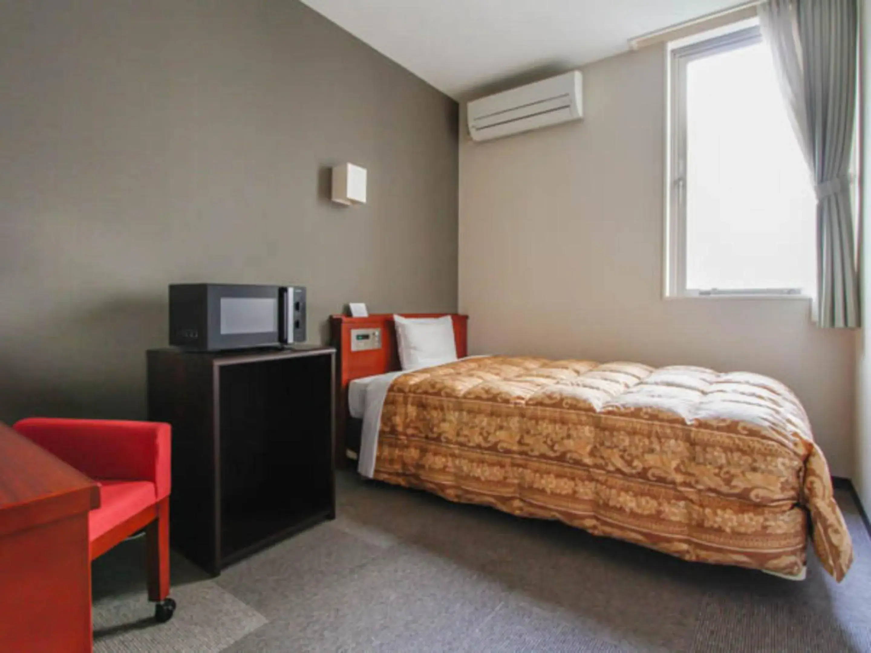 Double Room with Small Double Bed - single occupancy - Smoking in HOTEL LiVEMAX BUDGET Hamamatsu-Ekimae Double Room with Small Double Bed - single occupancy - Smoking in HOTEL LiVEMAX BUDGET Hamamatsu-Ekimae