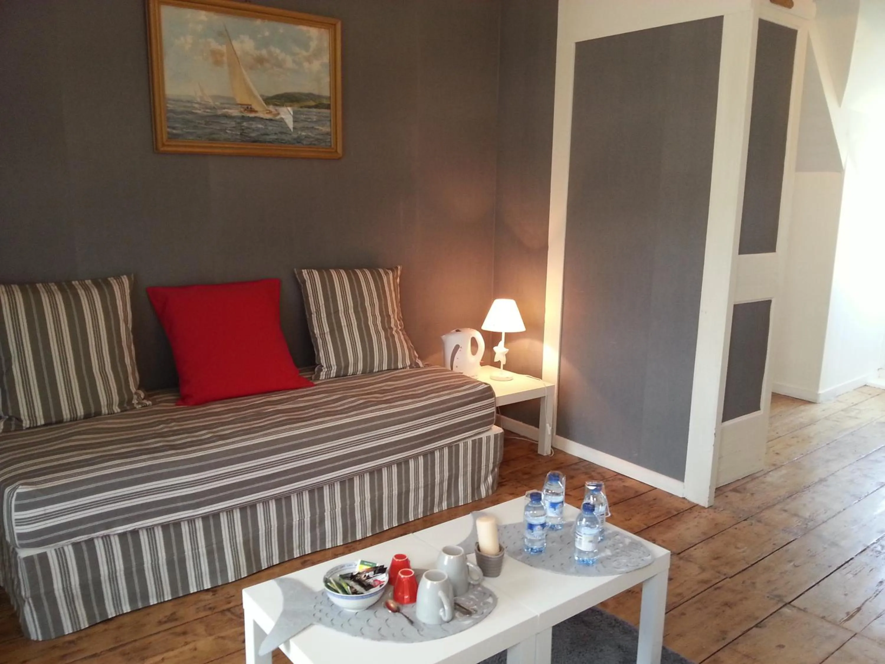 Bedroom, Bed in Les Chambres du Château du Rozel