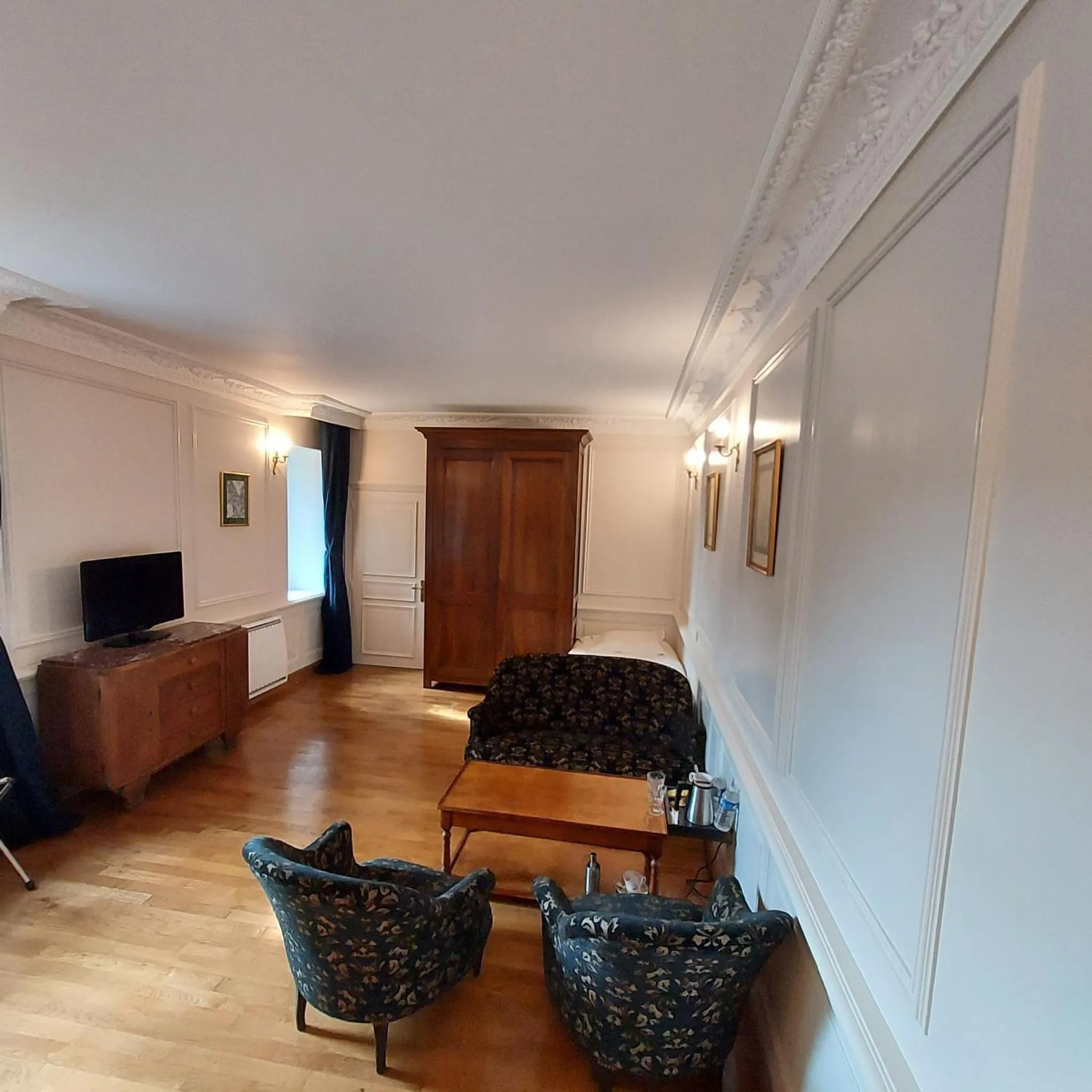 Living room in Les Chambres du Château du Rozel