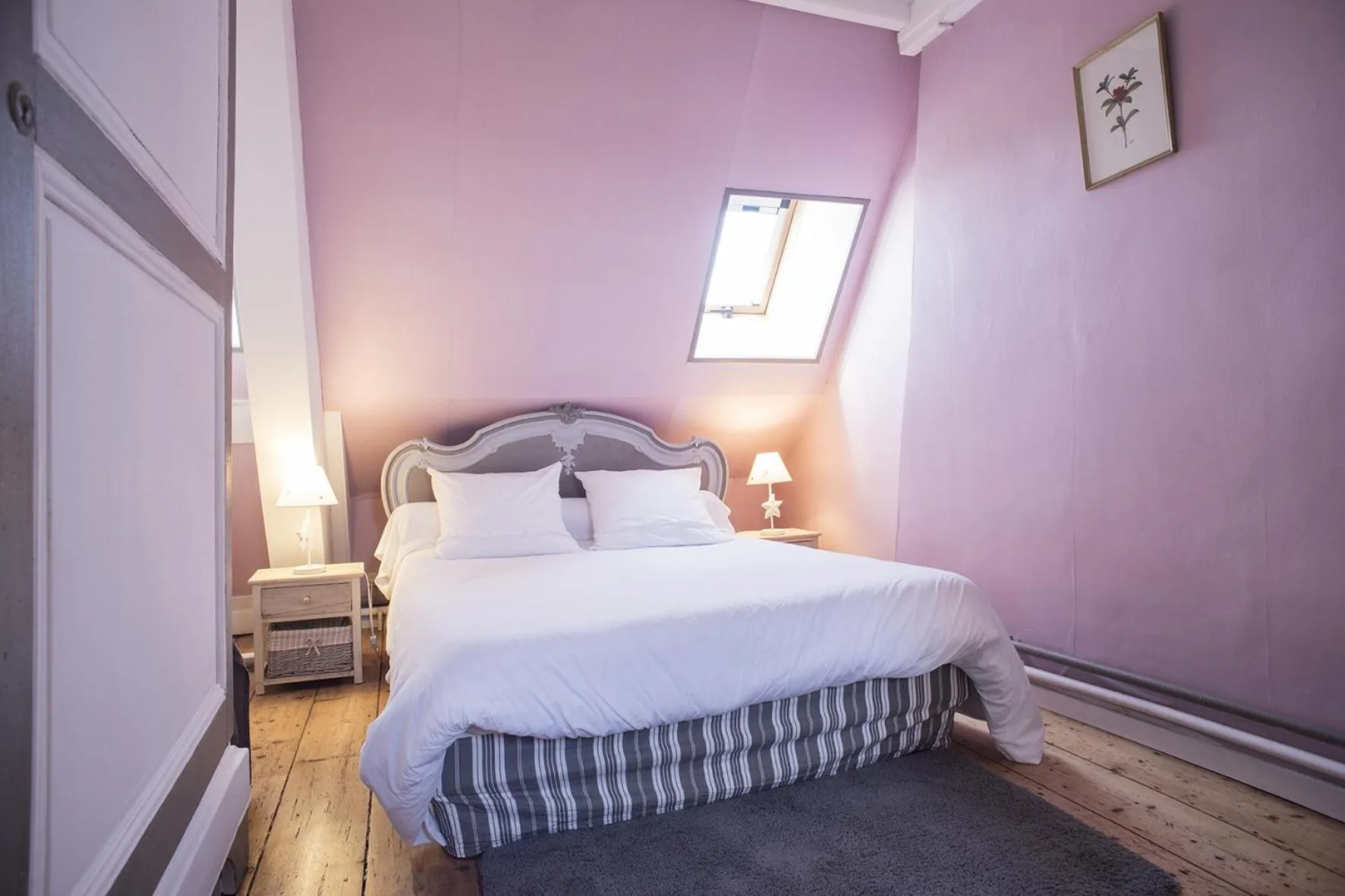 Photo of the whole room, Bed in Les Chambres du Château du Rozel