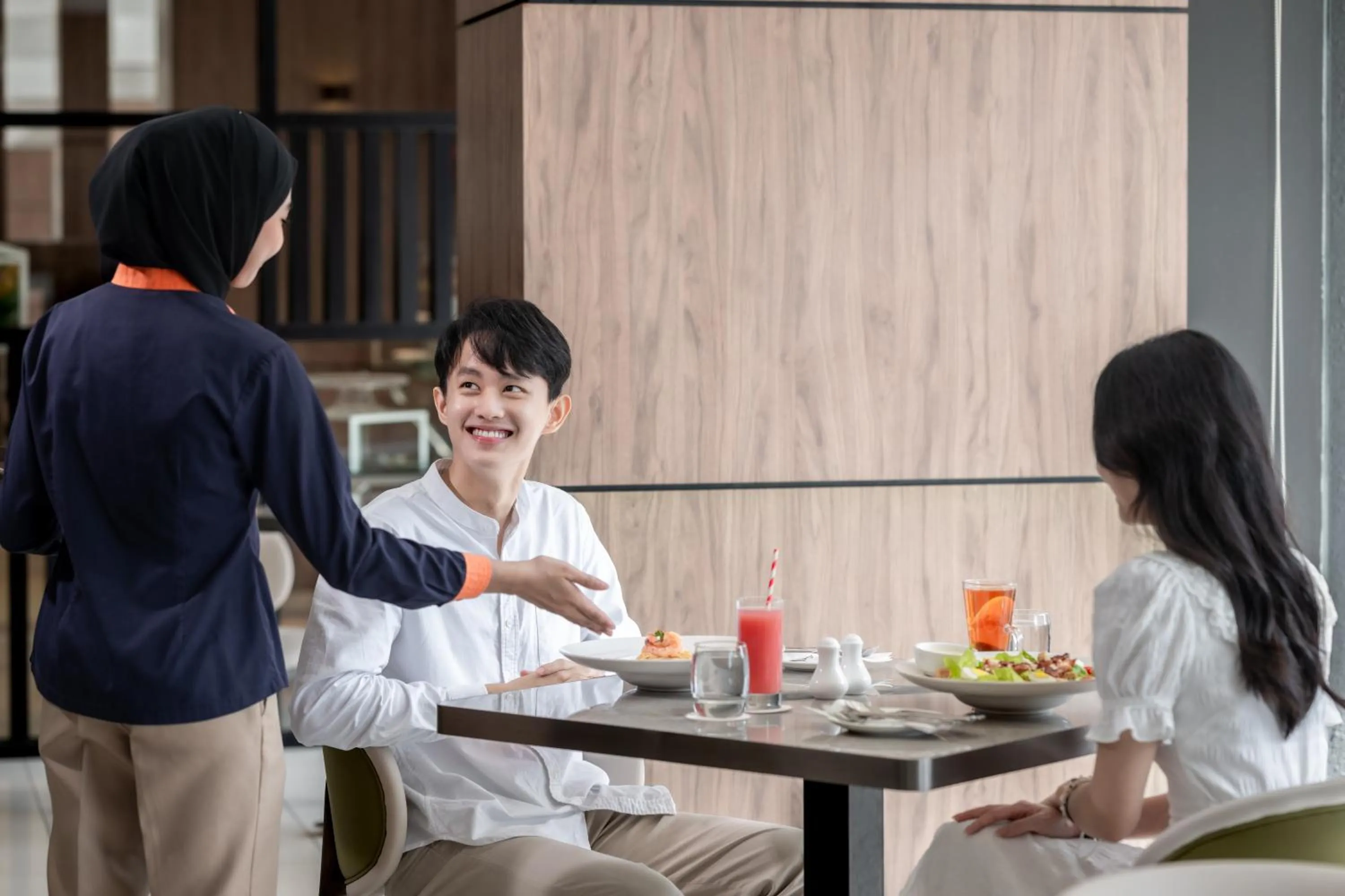 Restaurant/places to eat in Iconic Hotel