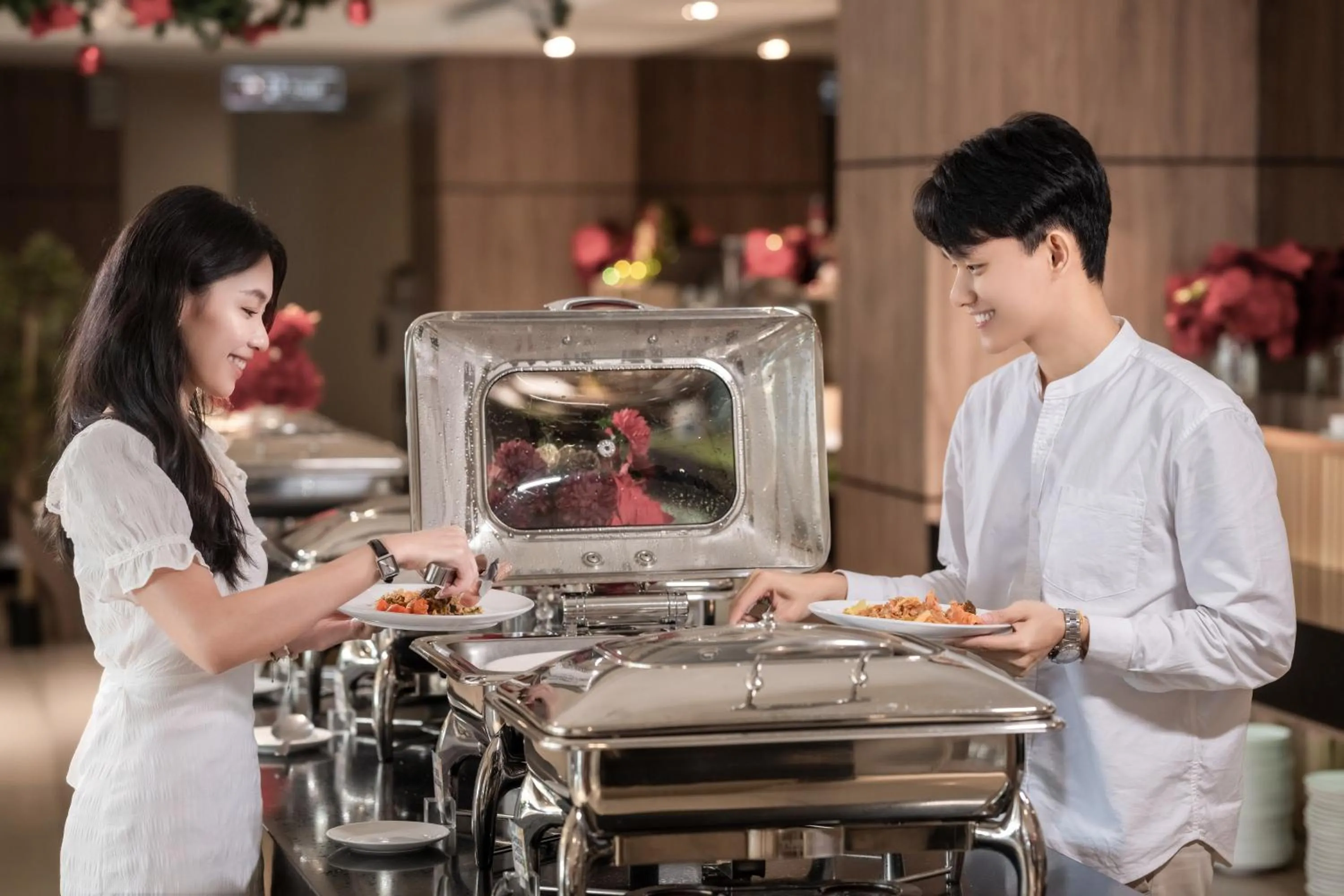 Food and drinks in Iconic Hotel