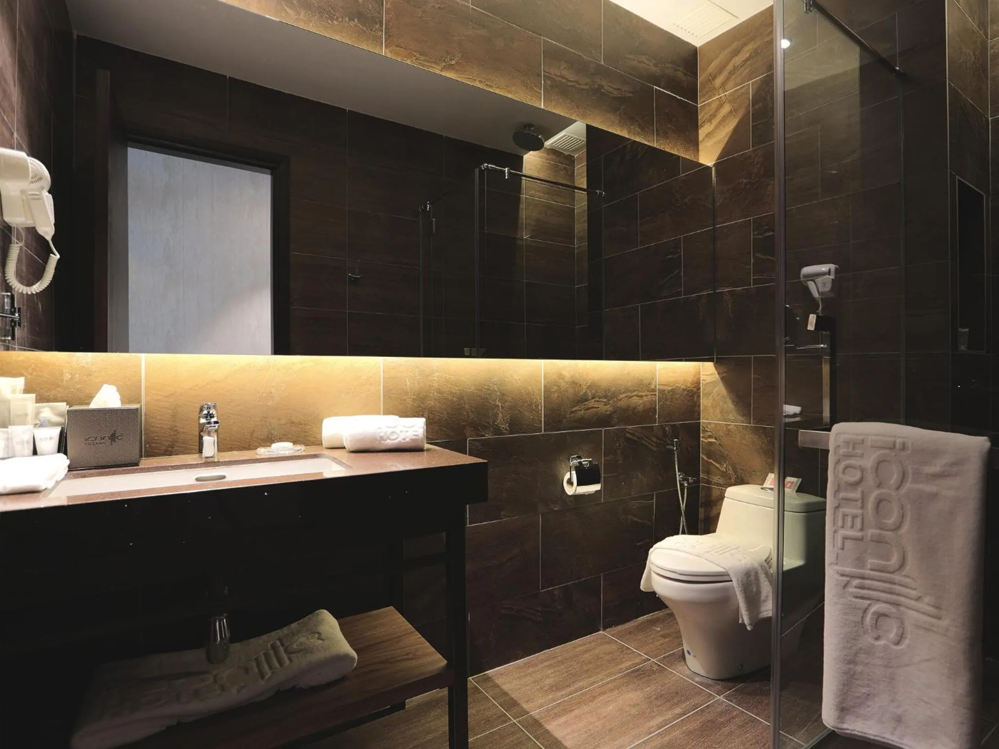 Toilet in Iconic Hotel