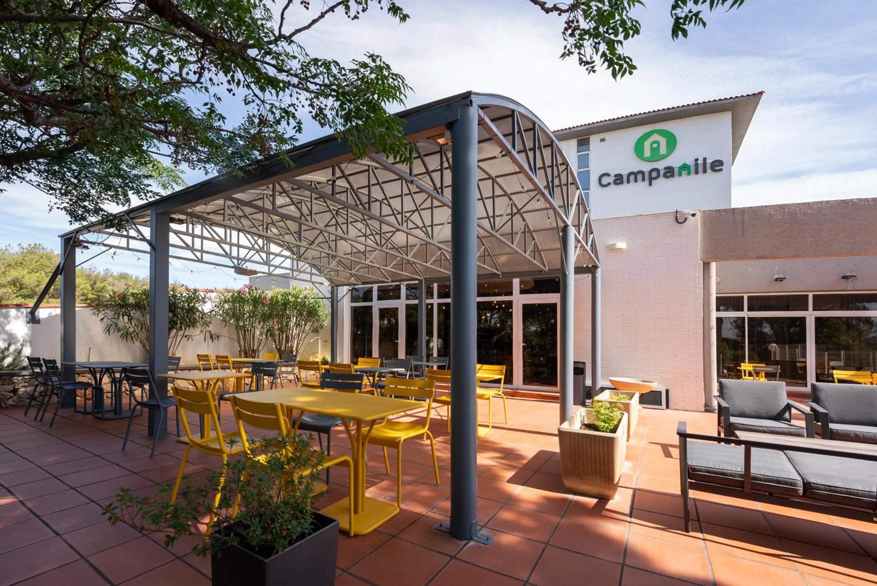 Patio in Campanile Perpignan Nord - Aéroport