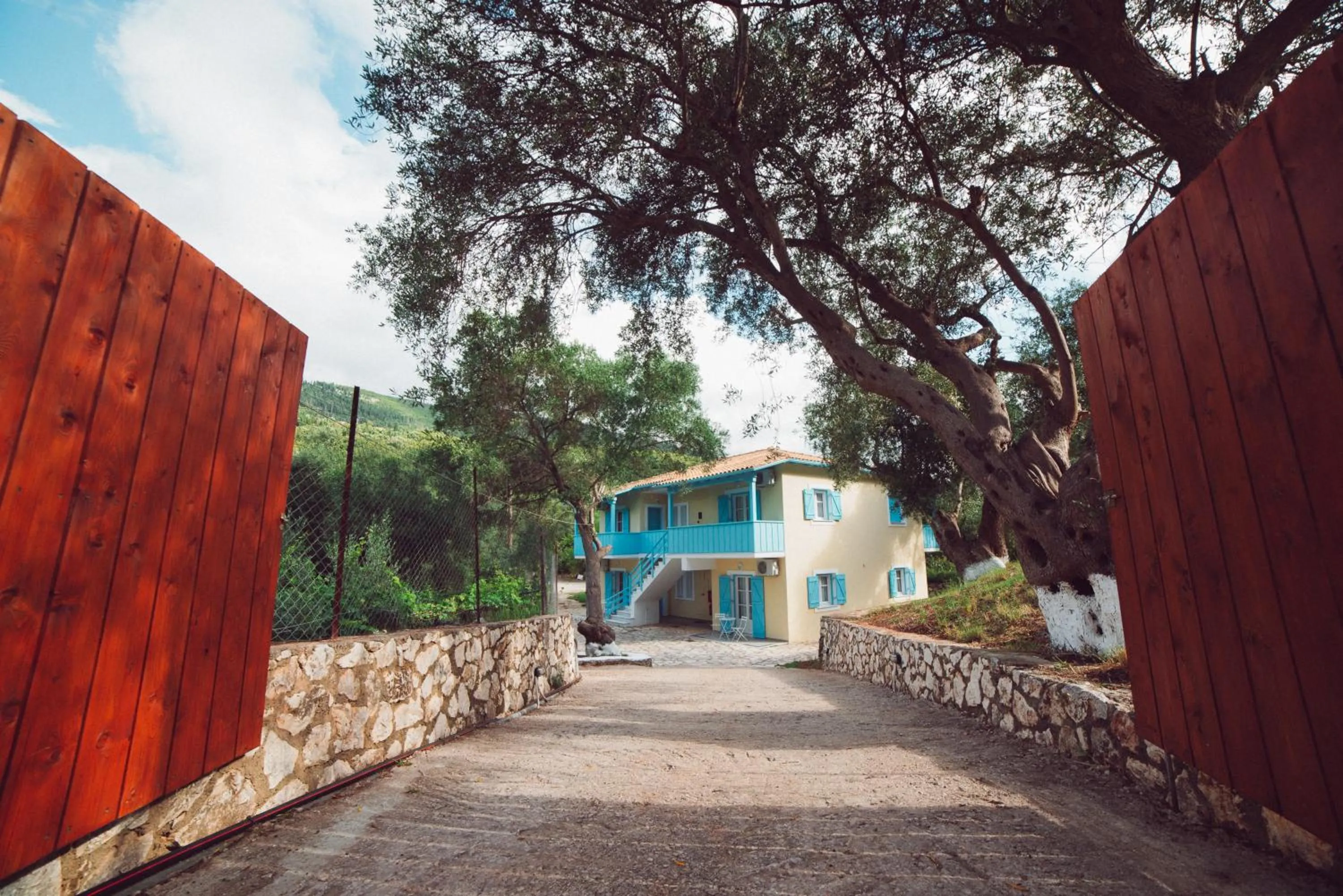 Facade/entrance in Nerina Studios Agios Nikitas