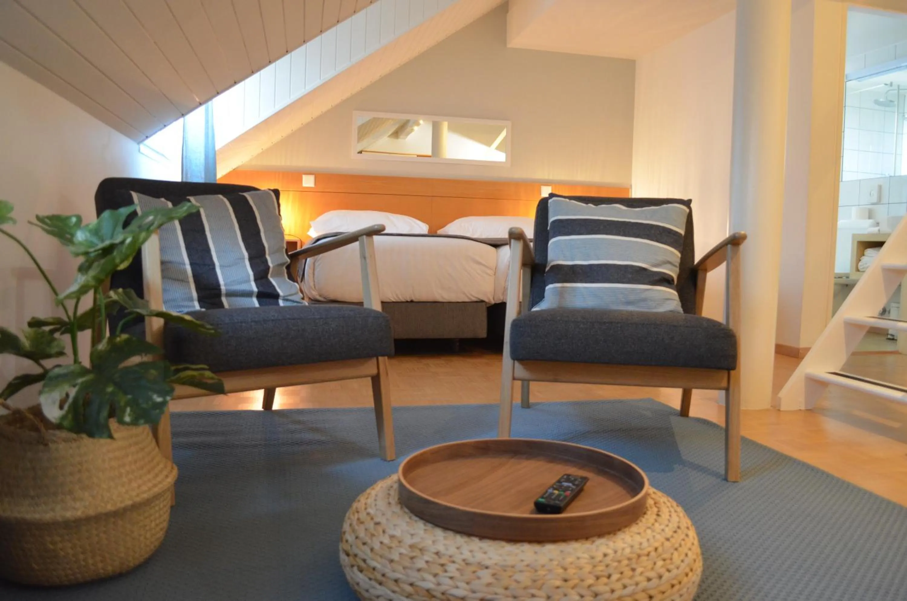 Living room, Bed in Hotel des Alpes