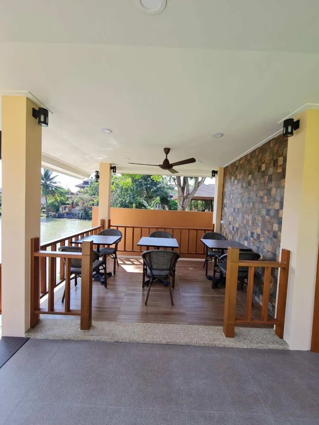 Restaurant/places to eat in Elegancy Resort Hua Hin